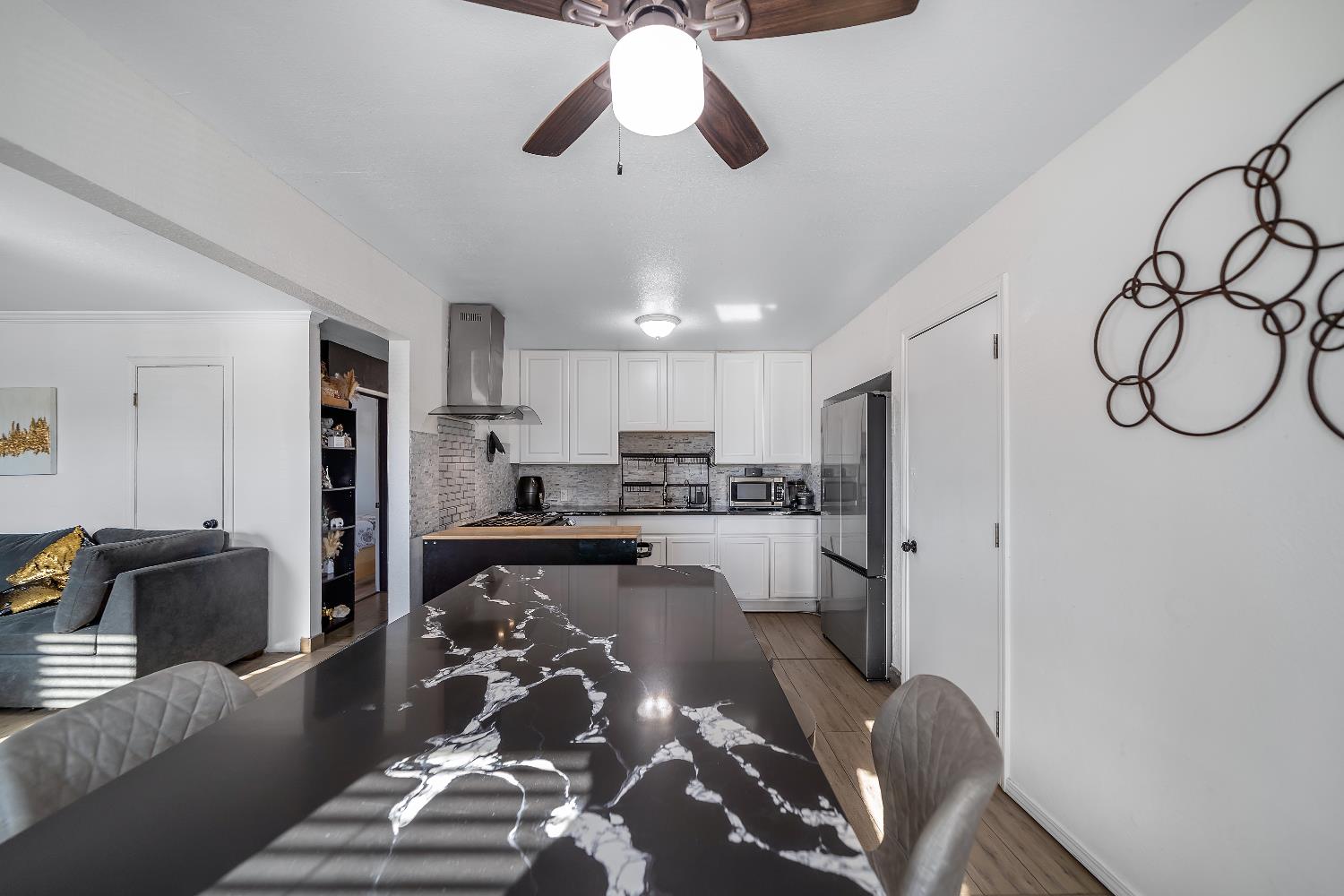 5558 8th St, Keyes, CA 95328