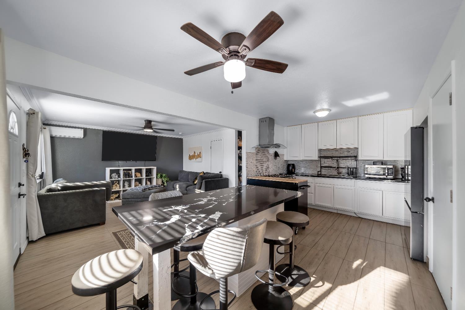 5558 8th St, Keyes, CA 95328