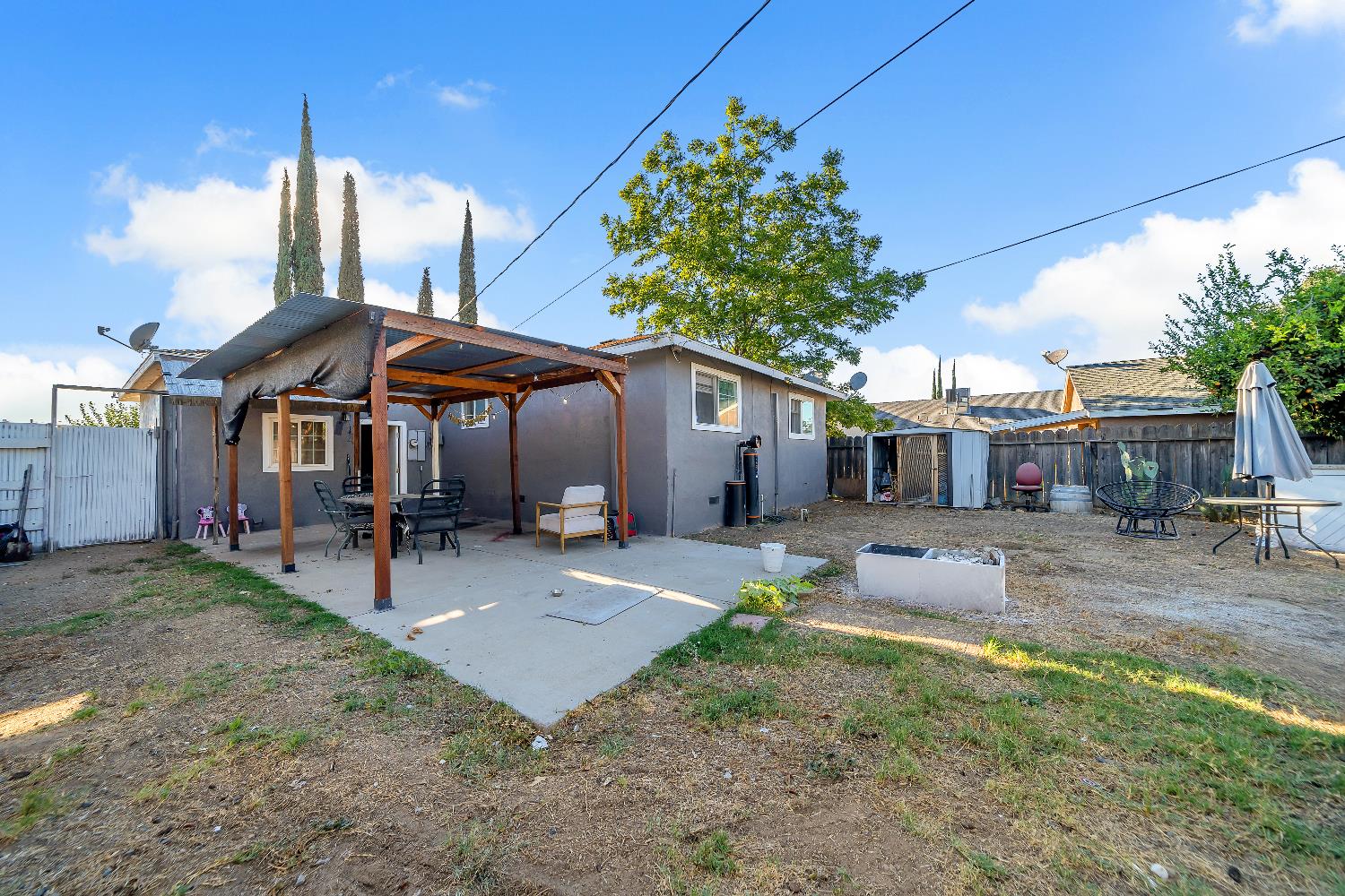 5558 8th St, Keyes, CA 95328