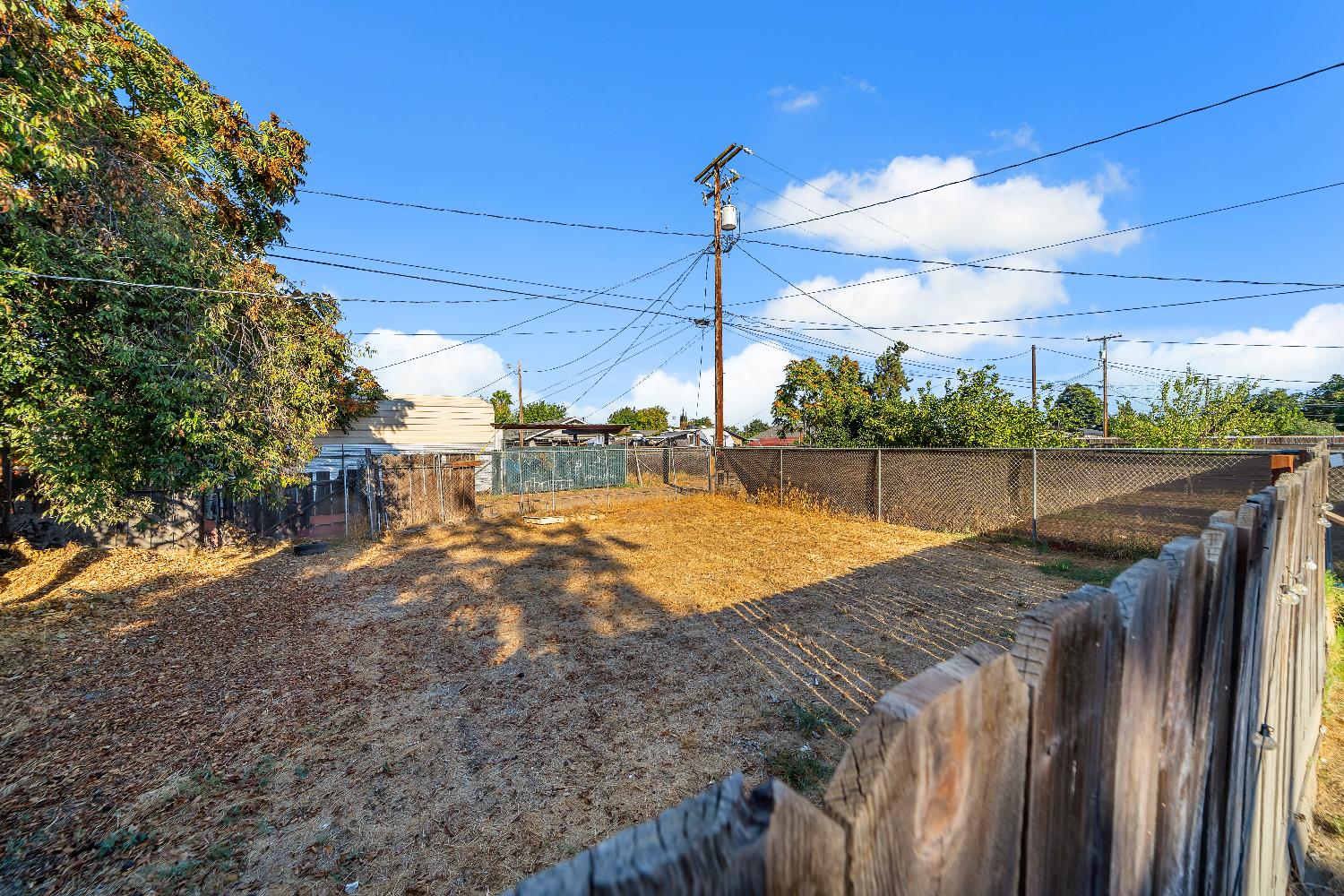 5558 8th St, Keyes, CA 95328