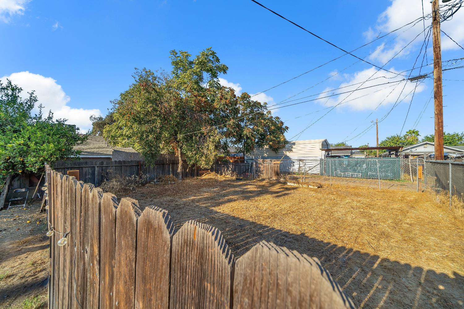 5558 8th St, Keyes, CA 95328