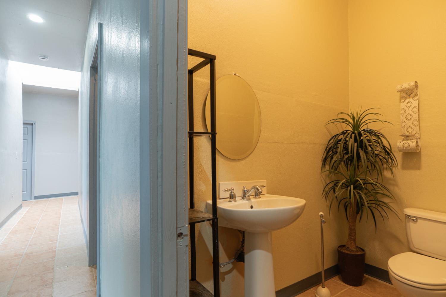 3882 Washington Ave, Le Grand, CA 95333