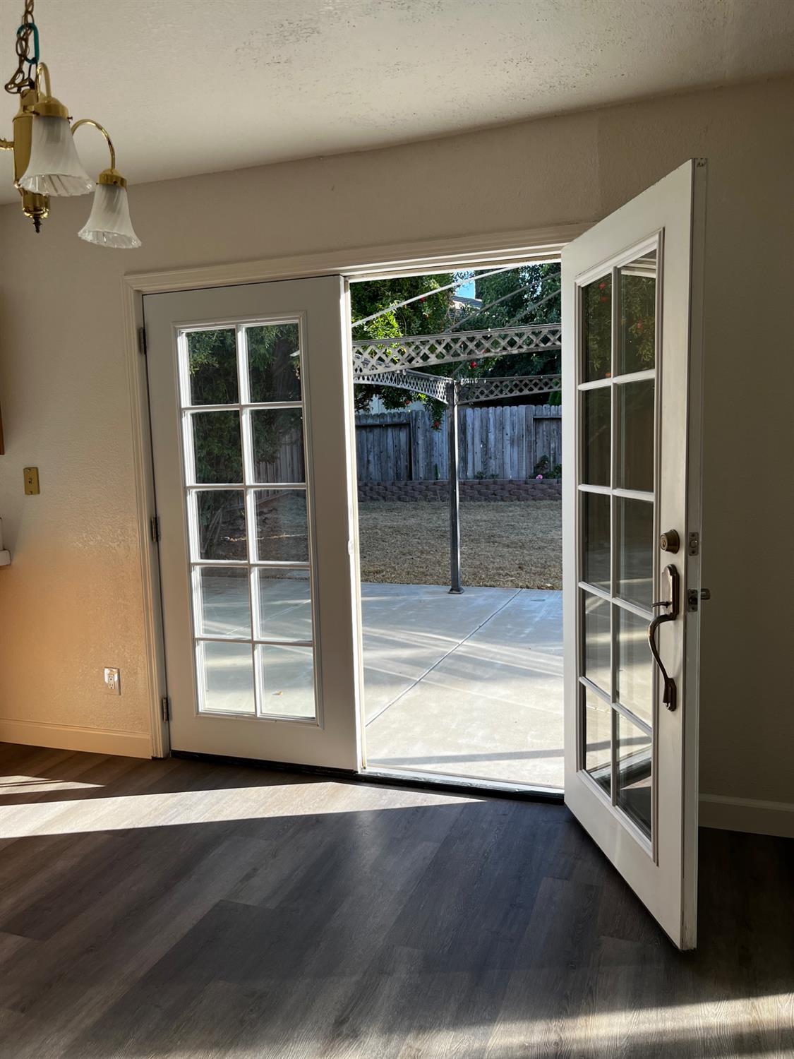 1460 Portsmouth Ln, Gustine, CA 95322