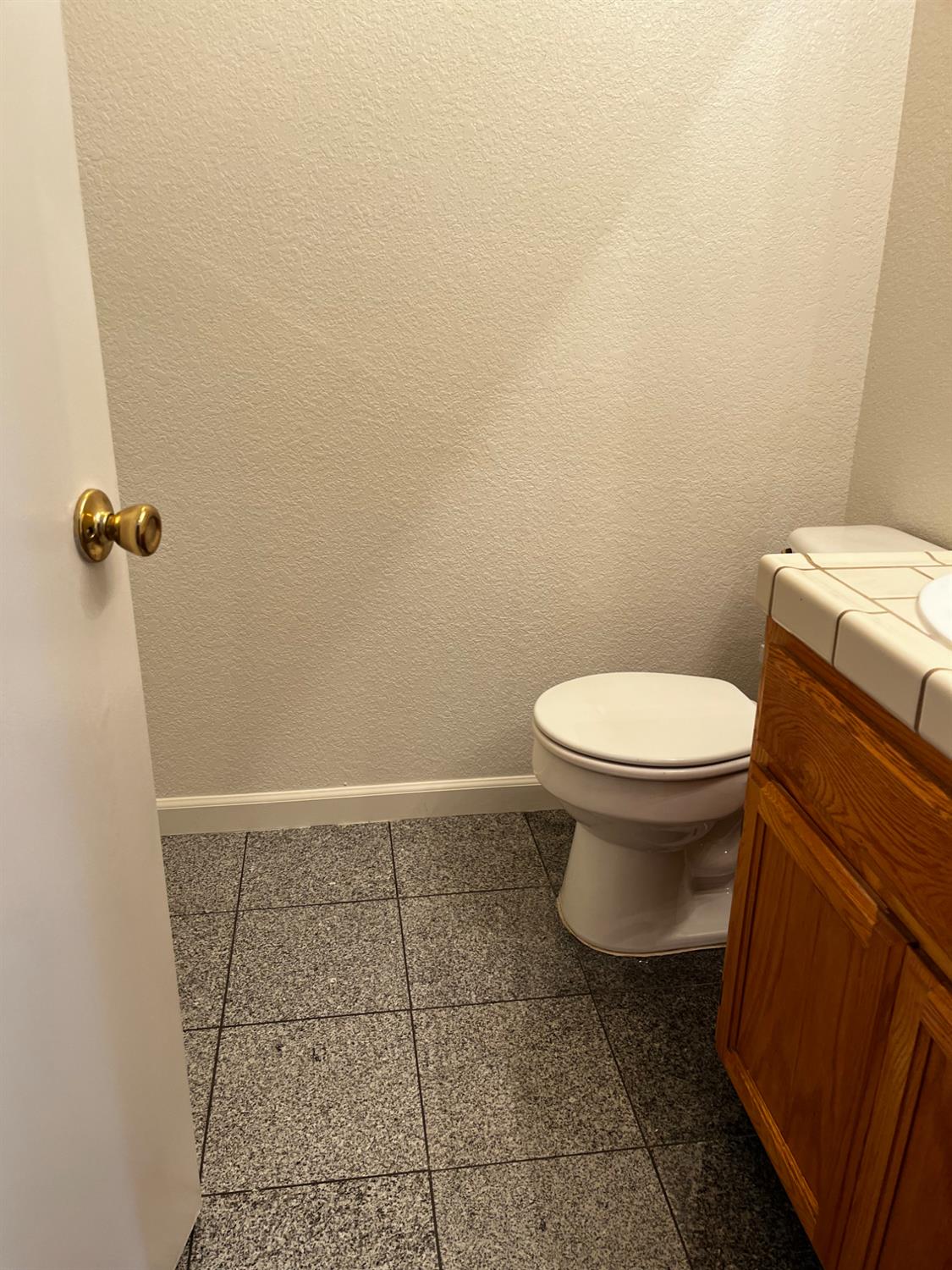 1460 Portsmouth Ln, Gustine, CA 95322