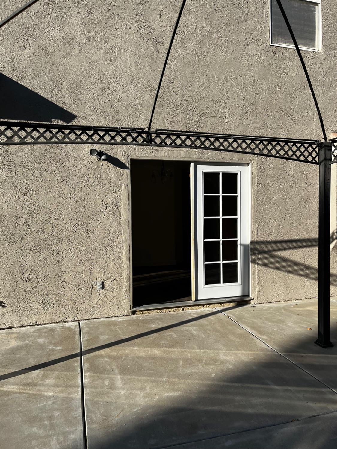 1460 Portsmouth Ln, Gustine, CA 95322