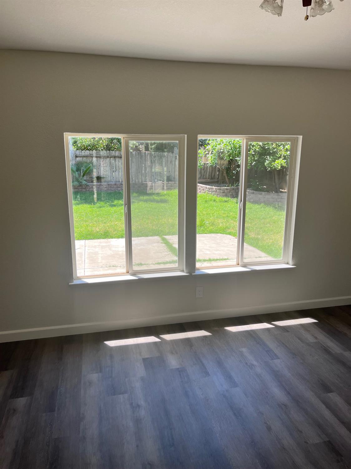 1460 Portsmouth Ln, Gustine, CA 95322