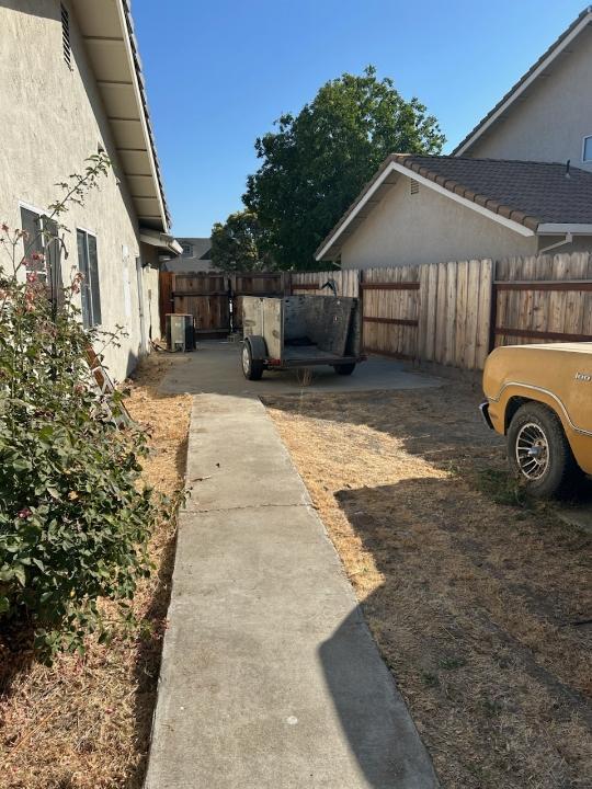 1007 Acaciawood Ct, Los Banos, CA 93635