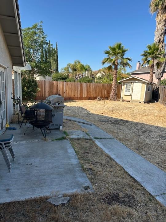 1007 Acaciawood Ct, Los Banos, CA 93635