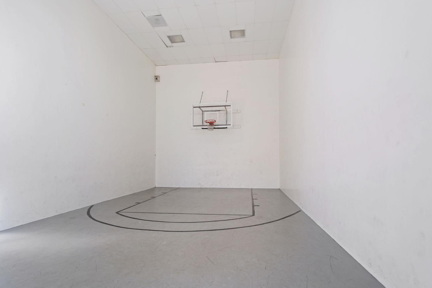 3701 Colonial Dr #156, Modesto, CA 95356