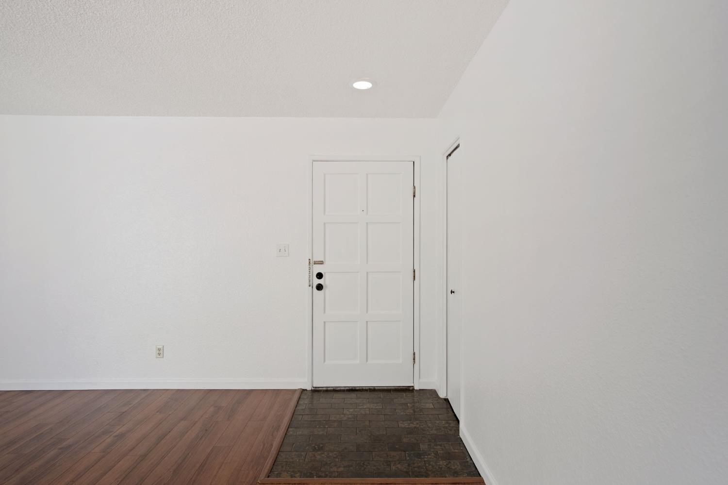 3701 Colonial Dr #156, Modesto, CA 95356