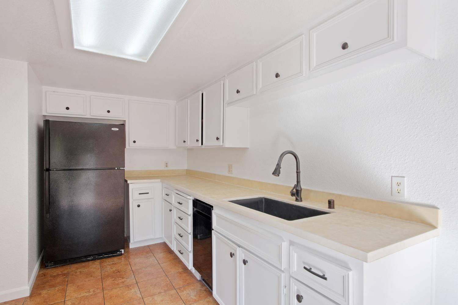 3701 Colonial Dr #156, Modesto, CA 95356