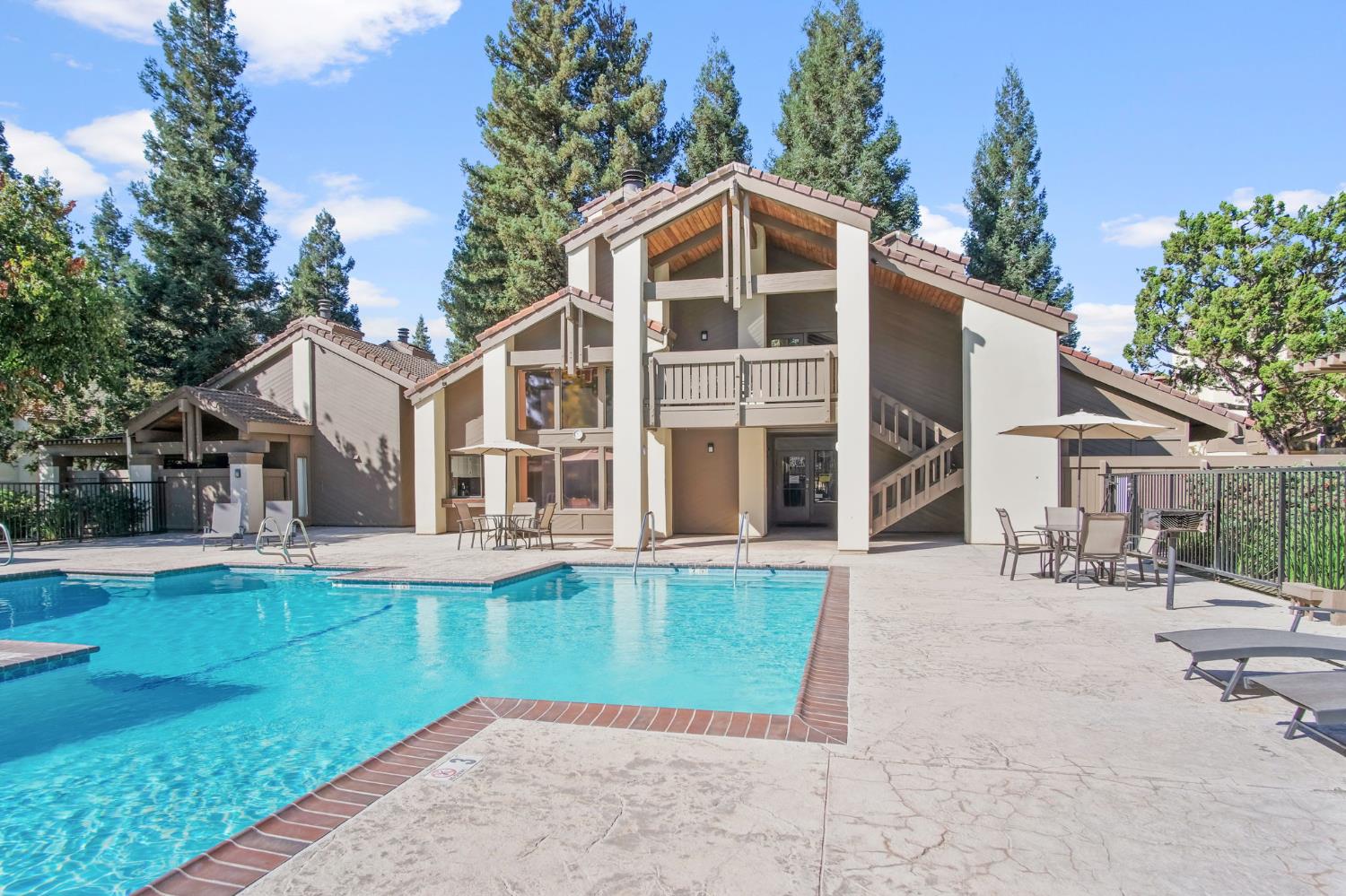 3701 Colonial Dr #156, Modesto, CA 95356