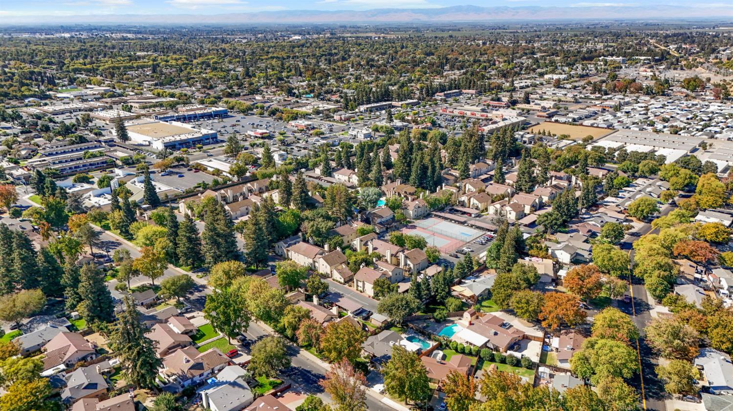 3701 Colonial Dr #156, Modesto, CA 95356