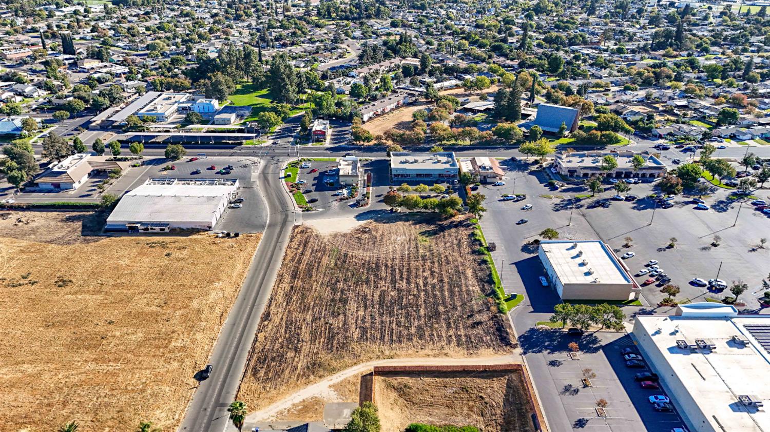 0 Redwood, Atwater, CA 95301