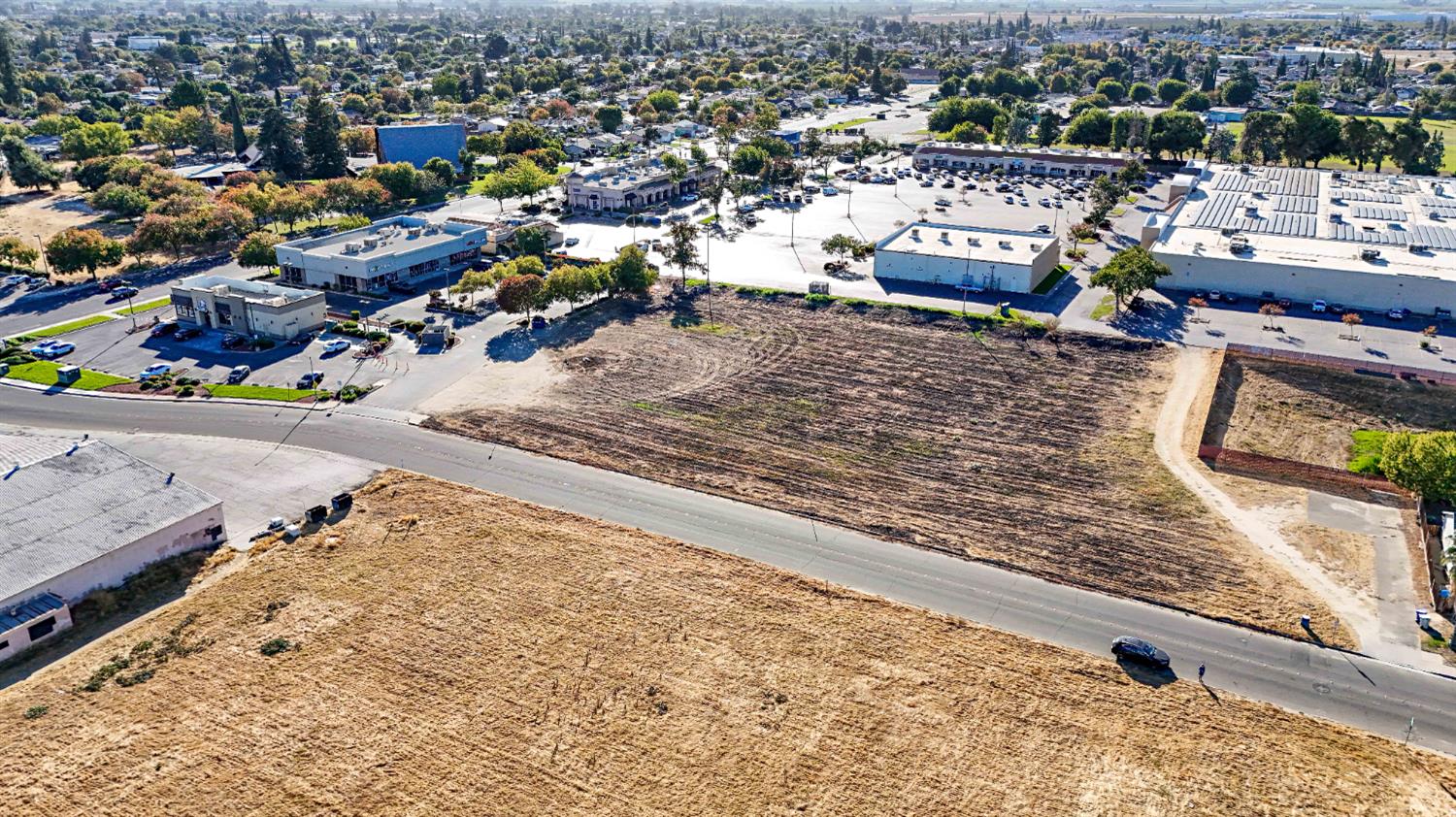 0 Redwood, Atwater, CA 95301