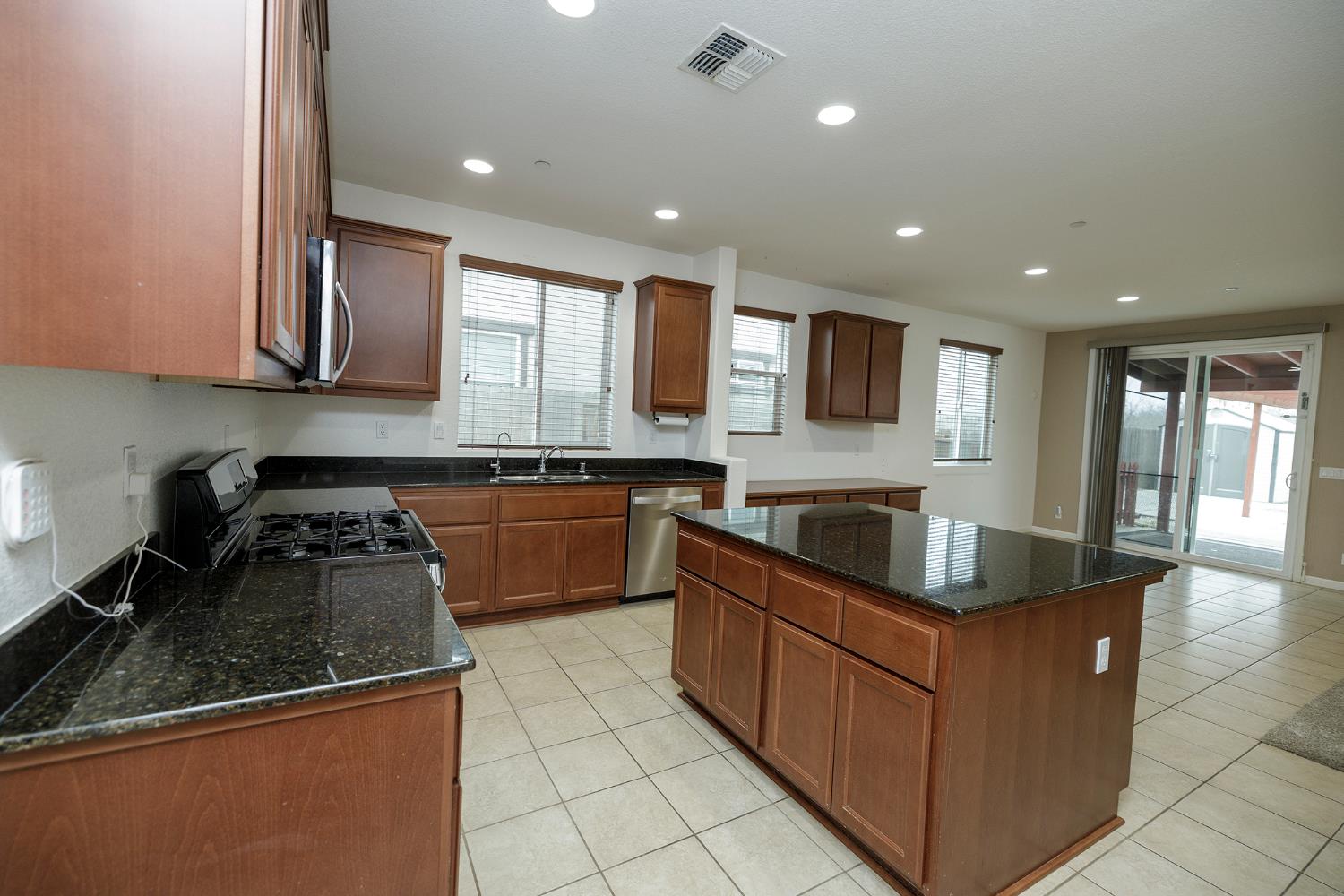 407 Northampton Way, Newman, CA 95360