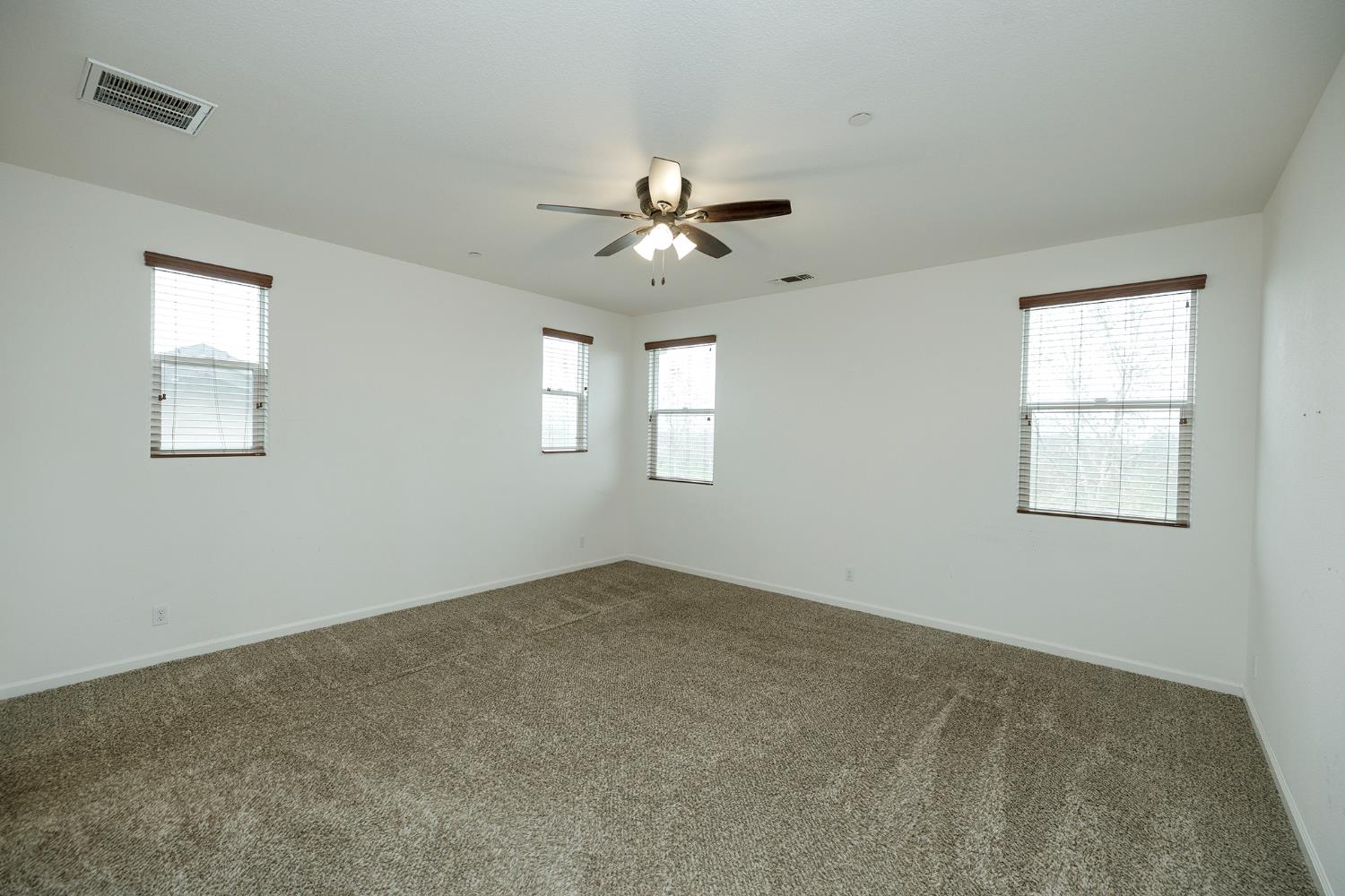 407 Northampton Way, Newman, CA 95360