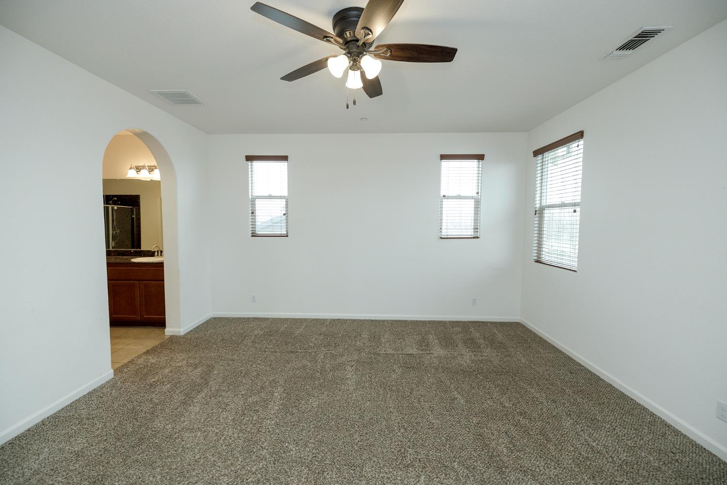 407 Northampton Way, Newman, CA 95360