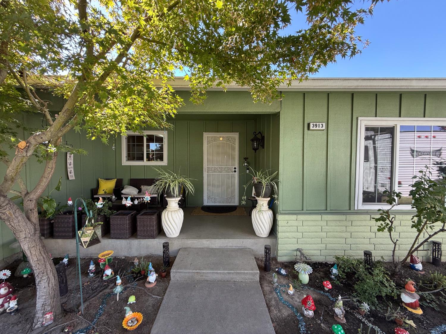 3913 Peacock Ln, Modesto, CA 95356