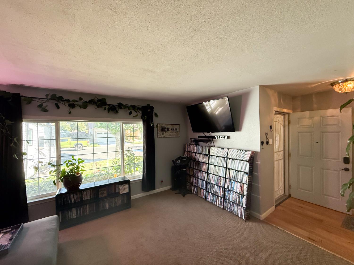 3913 Peacock Ln, Modesto, CA 95356