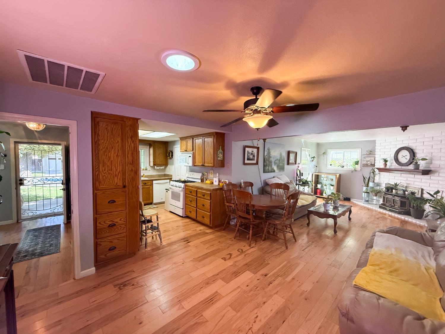 3913 Peacock Ln, Modesto, CA 95356