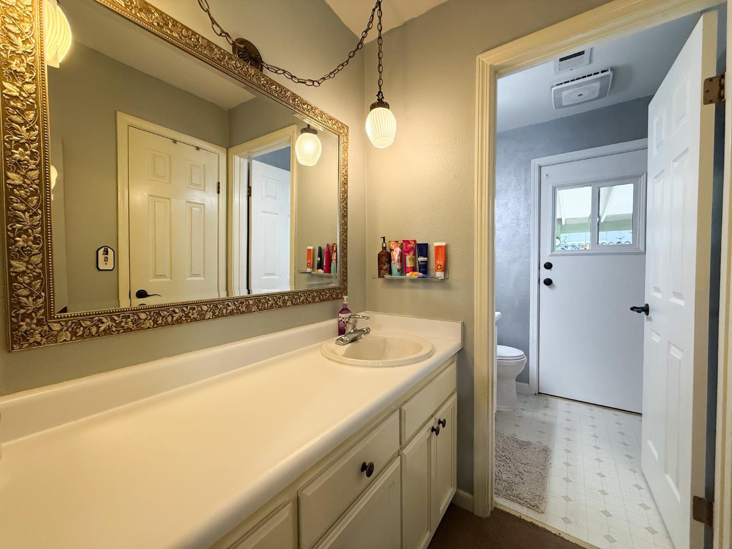 3913 Peacock Ln, Modesto, CA 95356