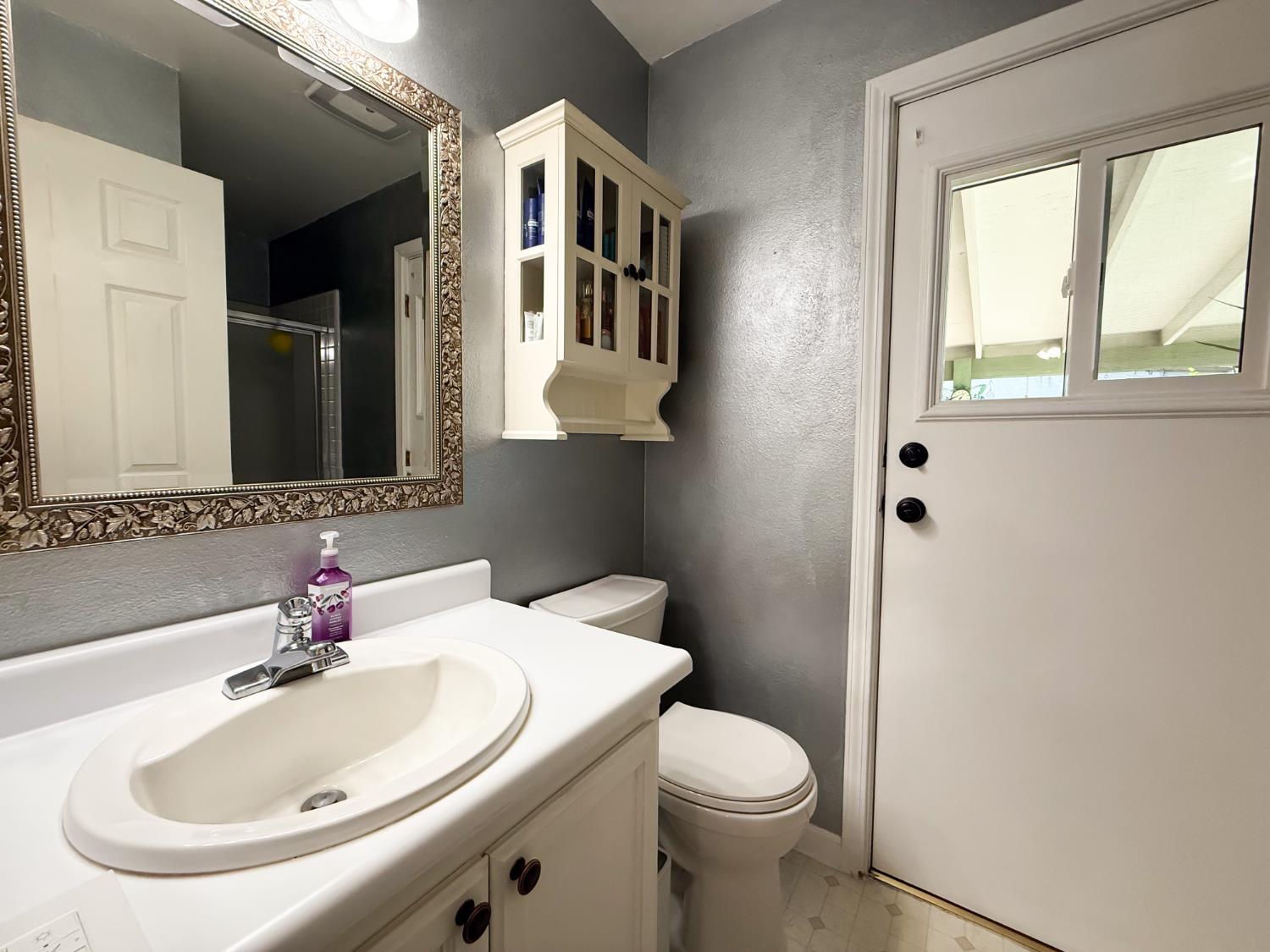 3913 Peacock Ln, Modesto, CA 95356