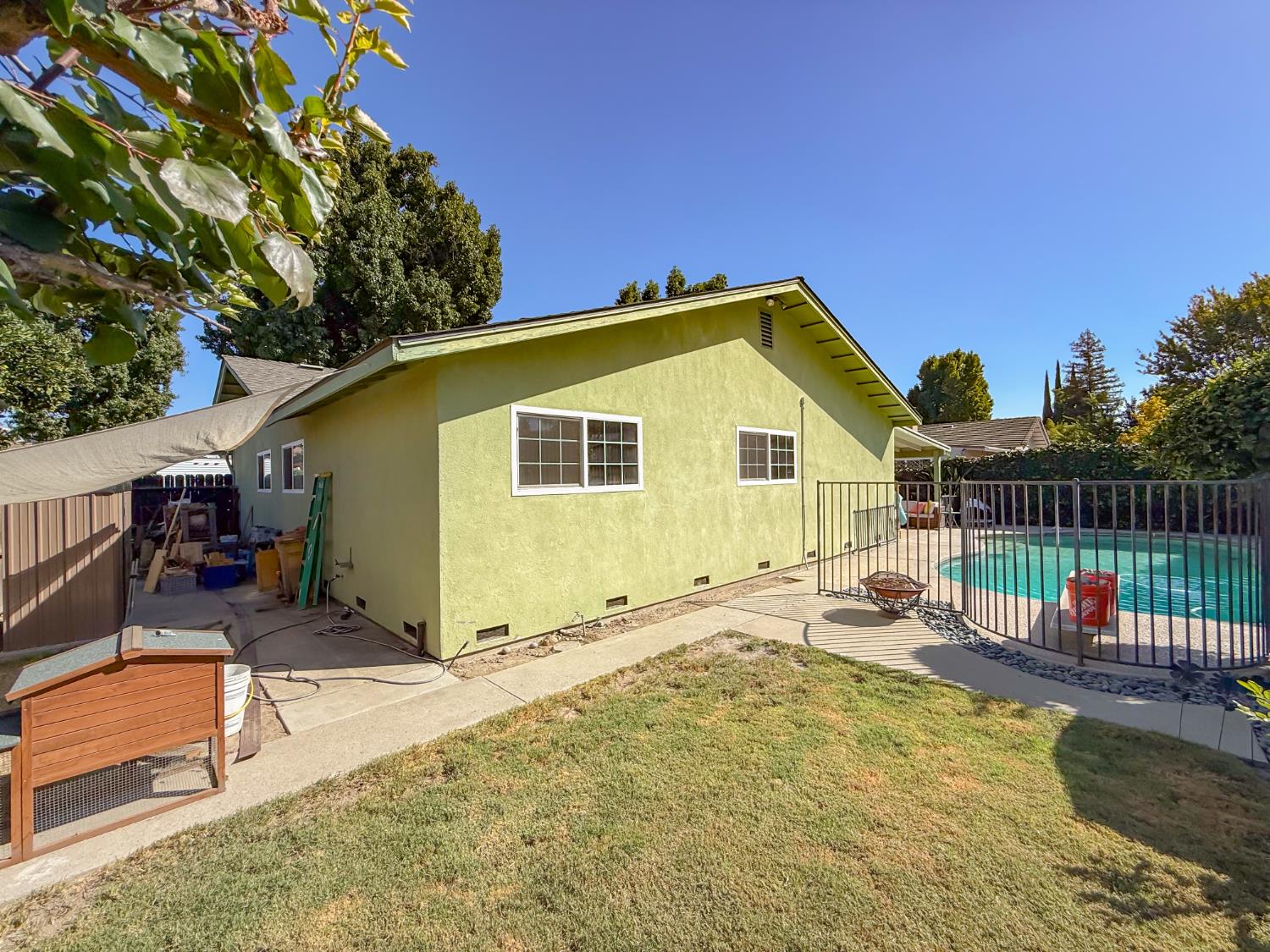 3913 Peacock Ln, Modesto, CA 95356