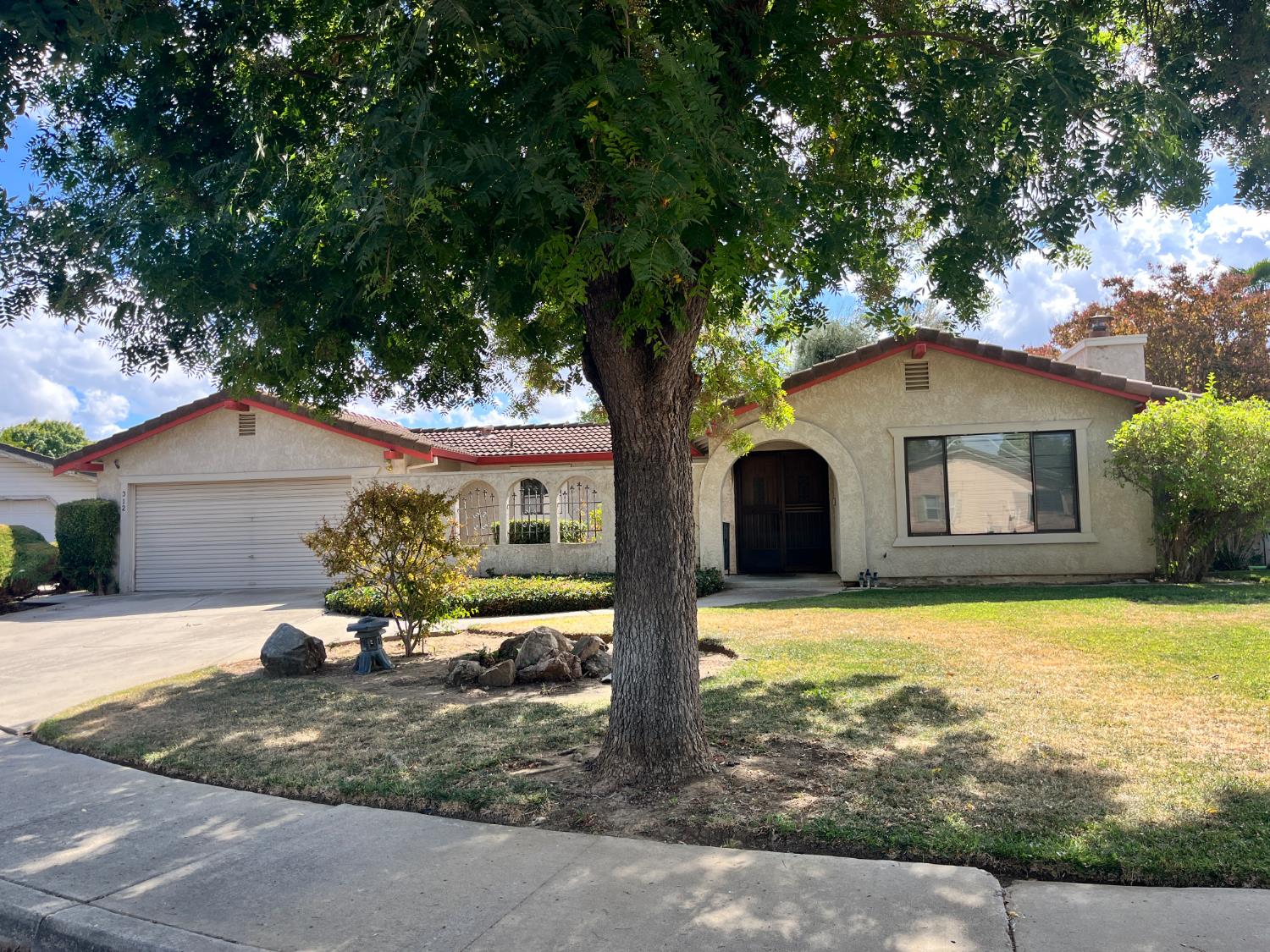 312 Roxanne Dr, Patterson, CA 95363