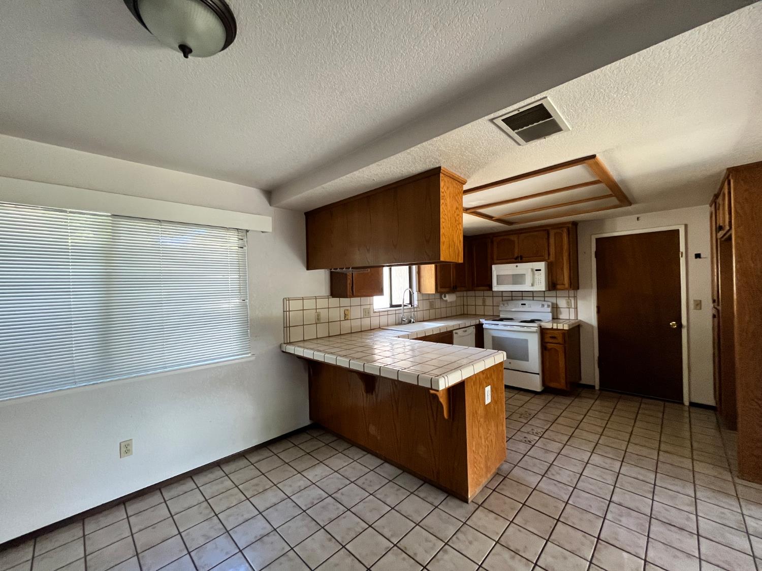 312 Roxanne Dr, Patterson, CA 95363