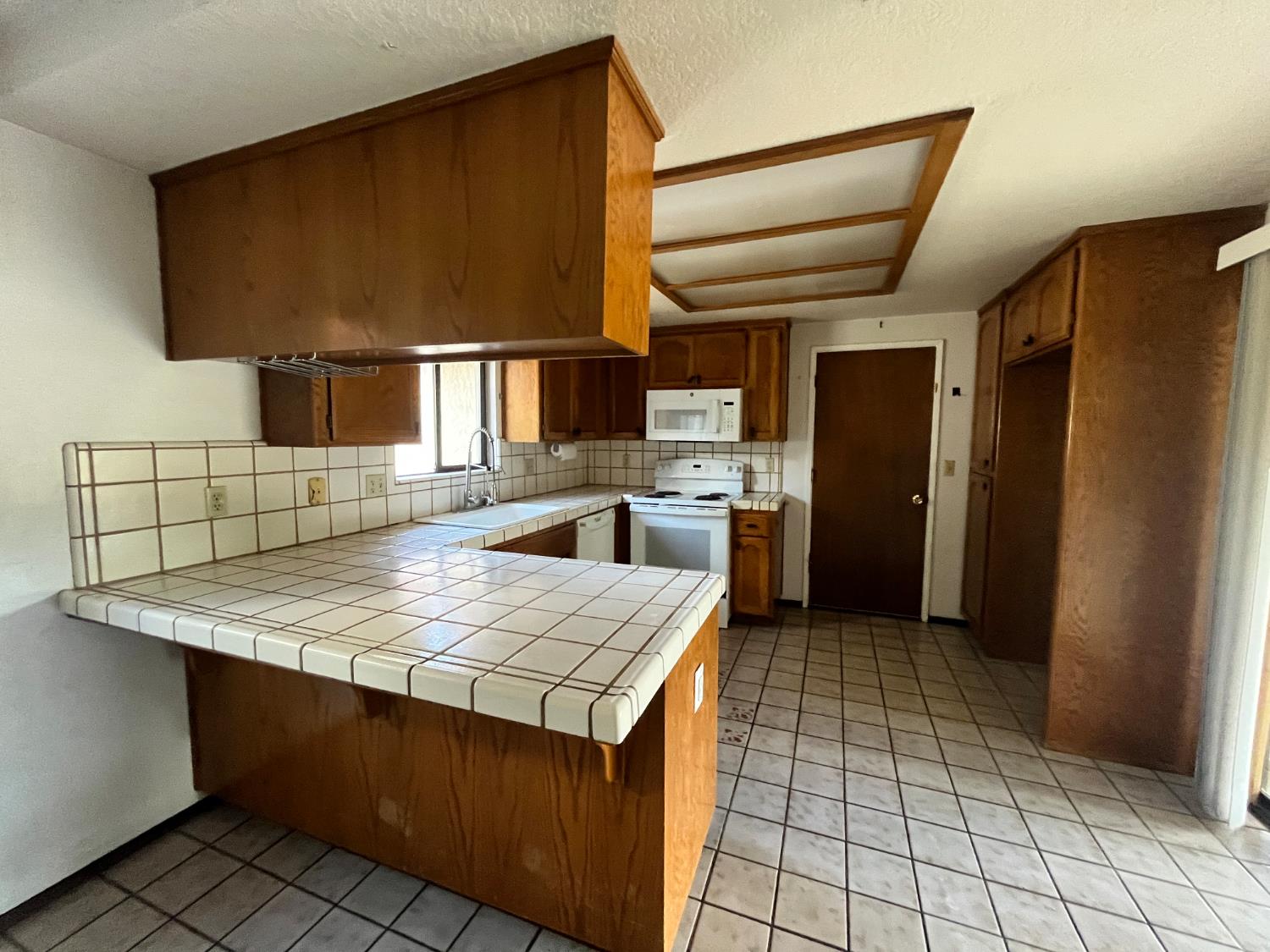 312 Roxanne Dr, Patterson, CA 95363