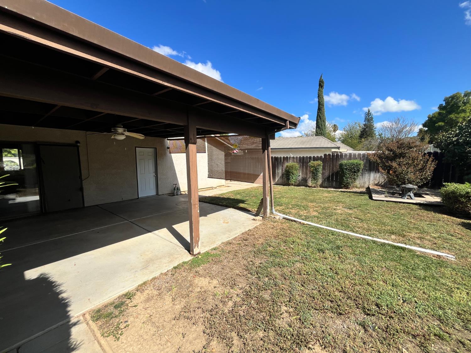 312 Roxanne Dr, Patterson, CA 95363