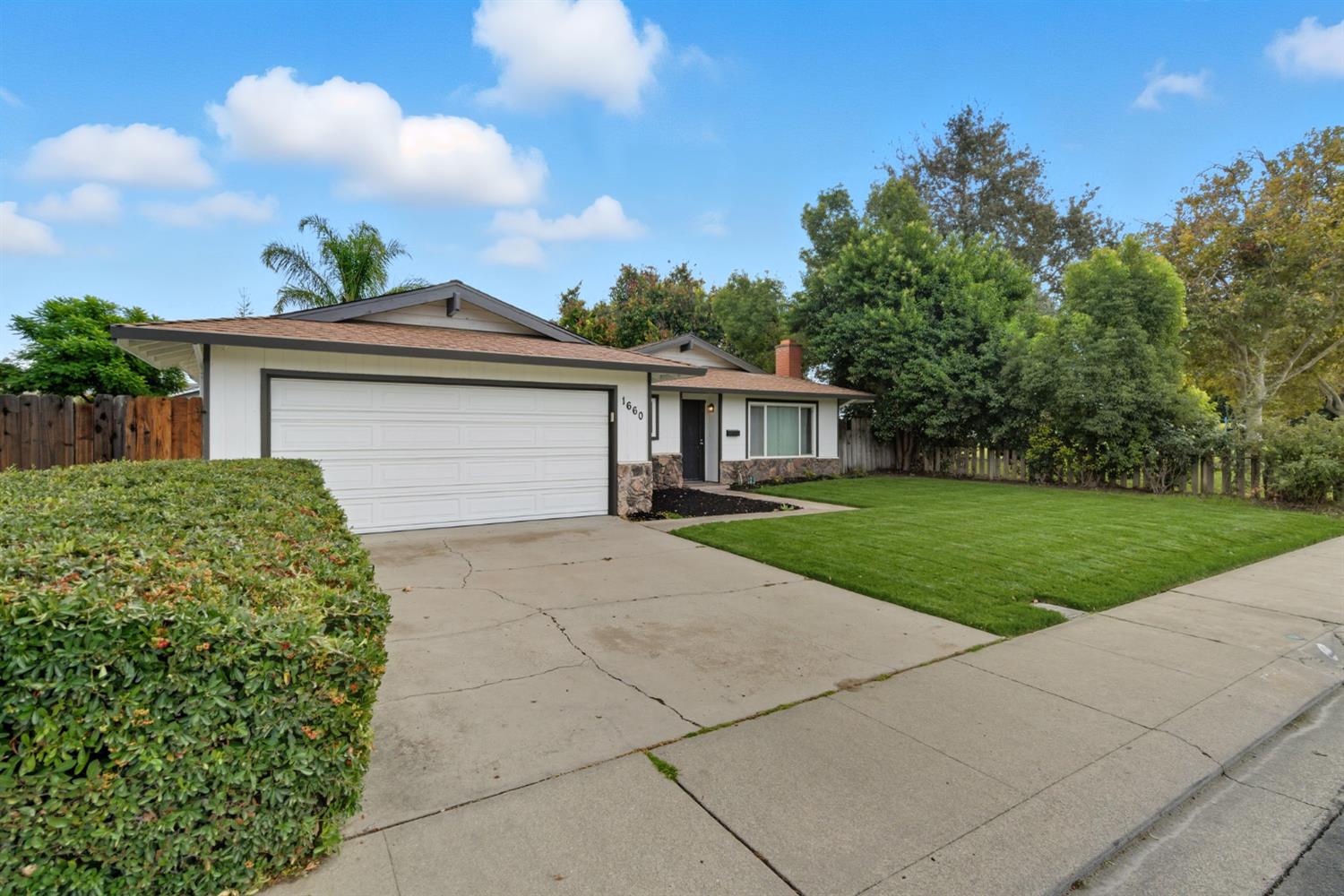 1660 Kingwood Ave, Manteca, CA 95336