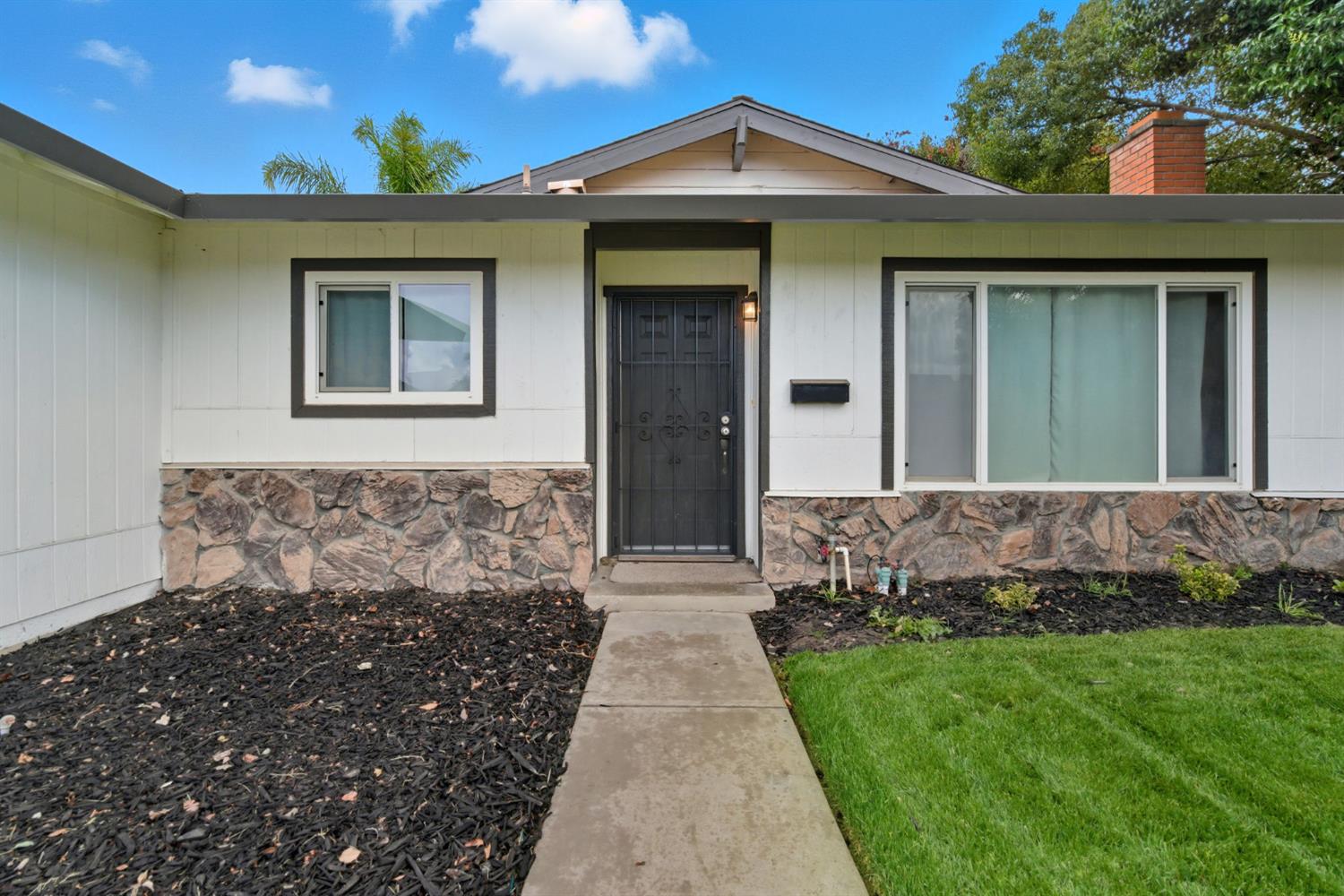 1660 Kingwood Ave, Manteca, CA 95336