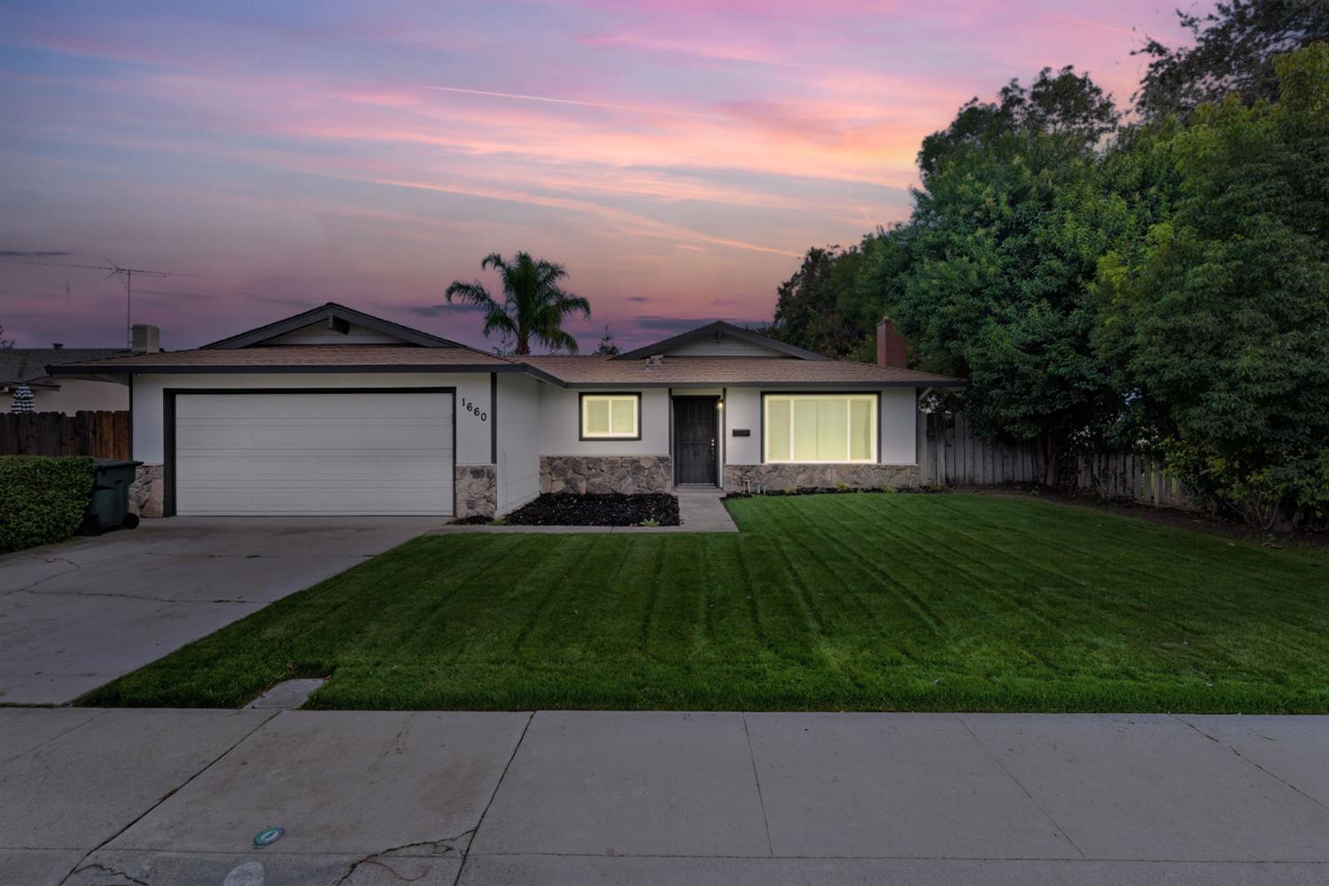 1660 Kingwood Ave, Manteca, CA 95336