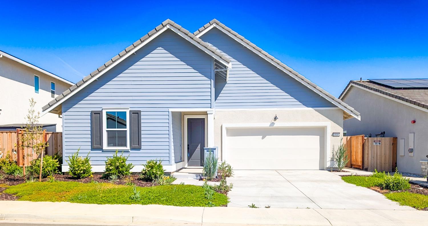 2129 Stagecoach Rd, Patterson, CA 95363