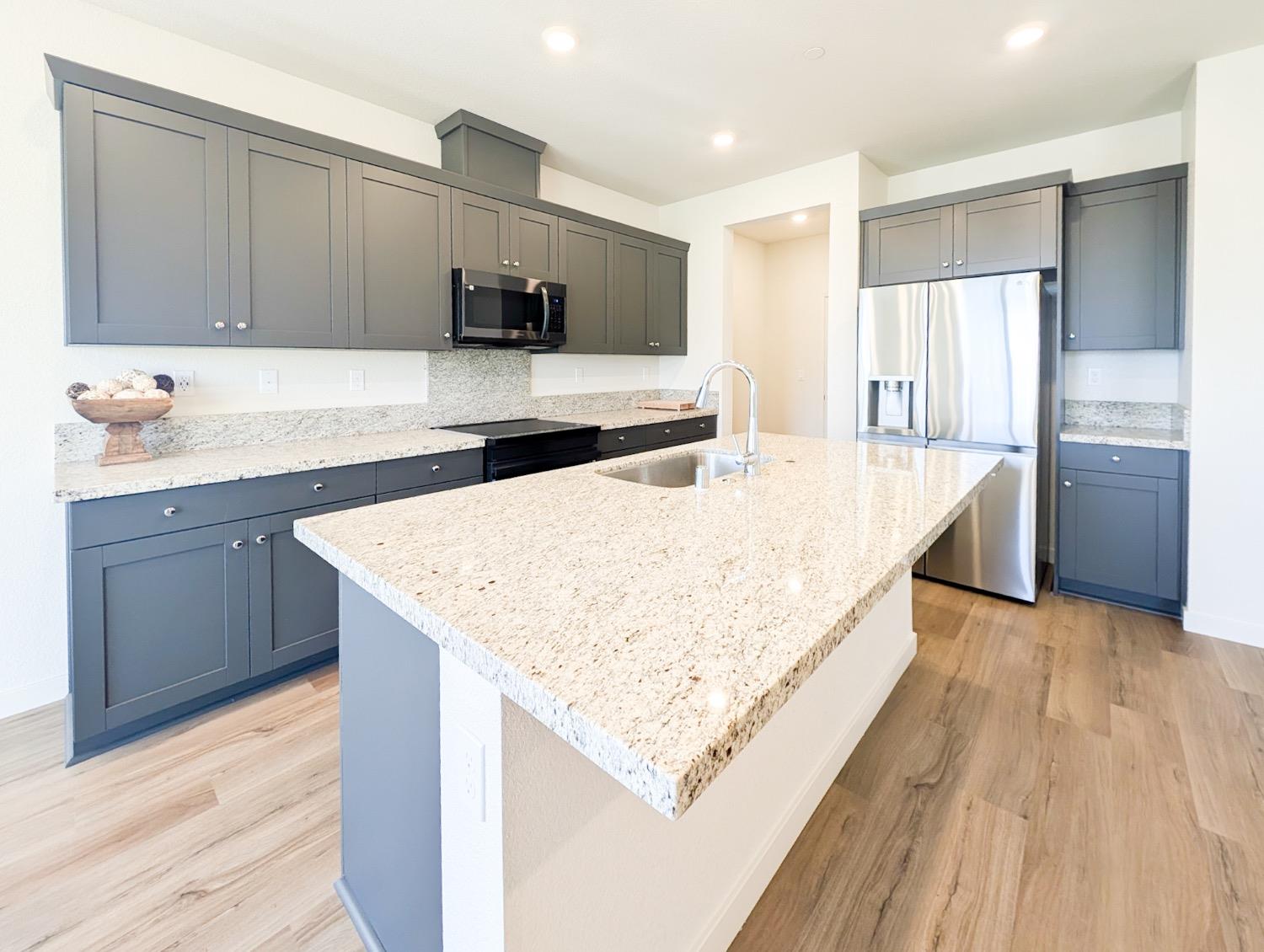 2129 Stagecoach Rd, Patterson, CA 95363