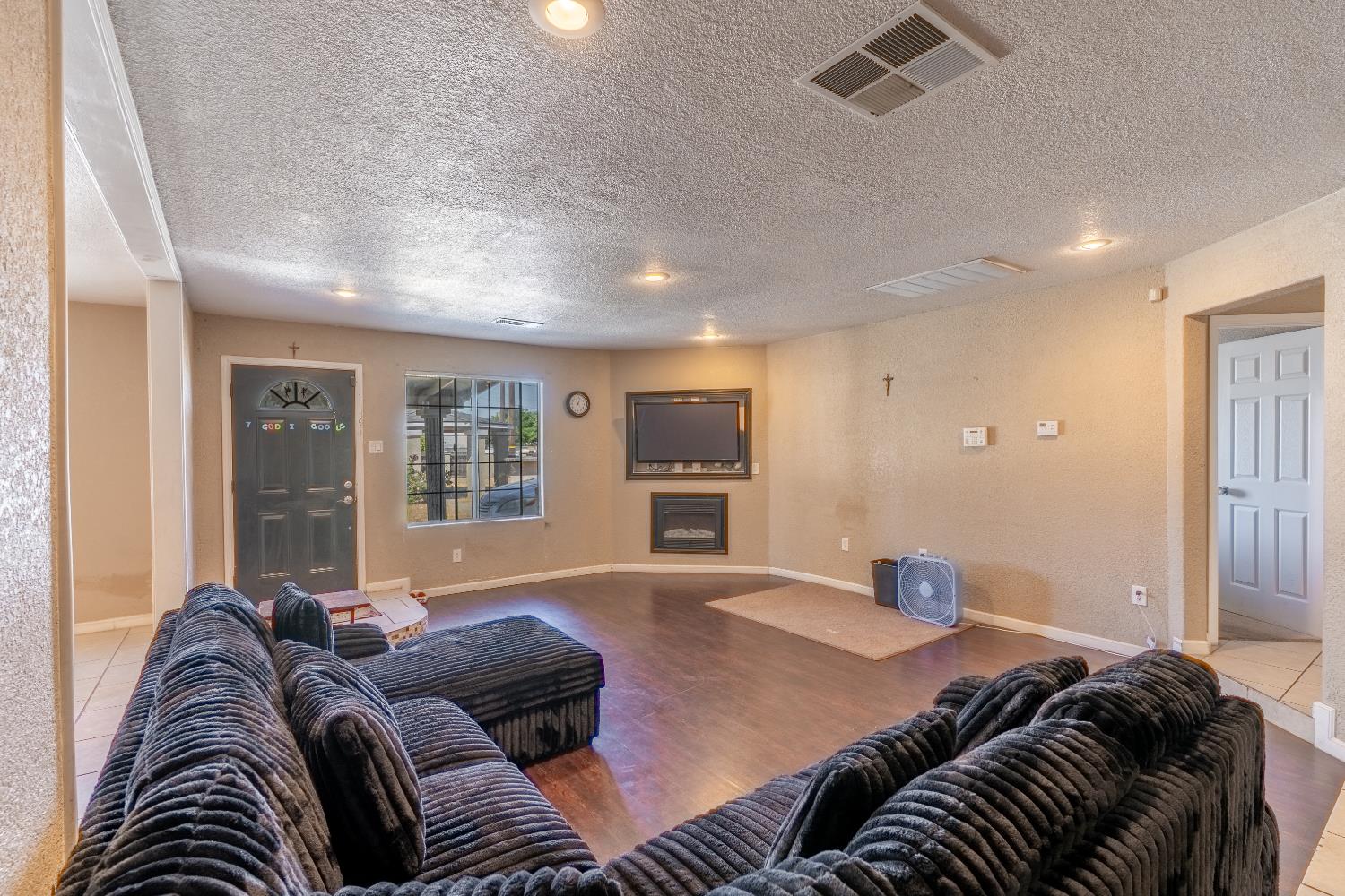 3600 Spruce Ave, Ceres, CA 95307