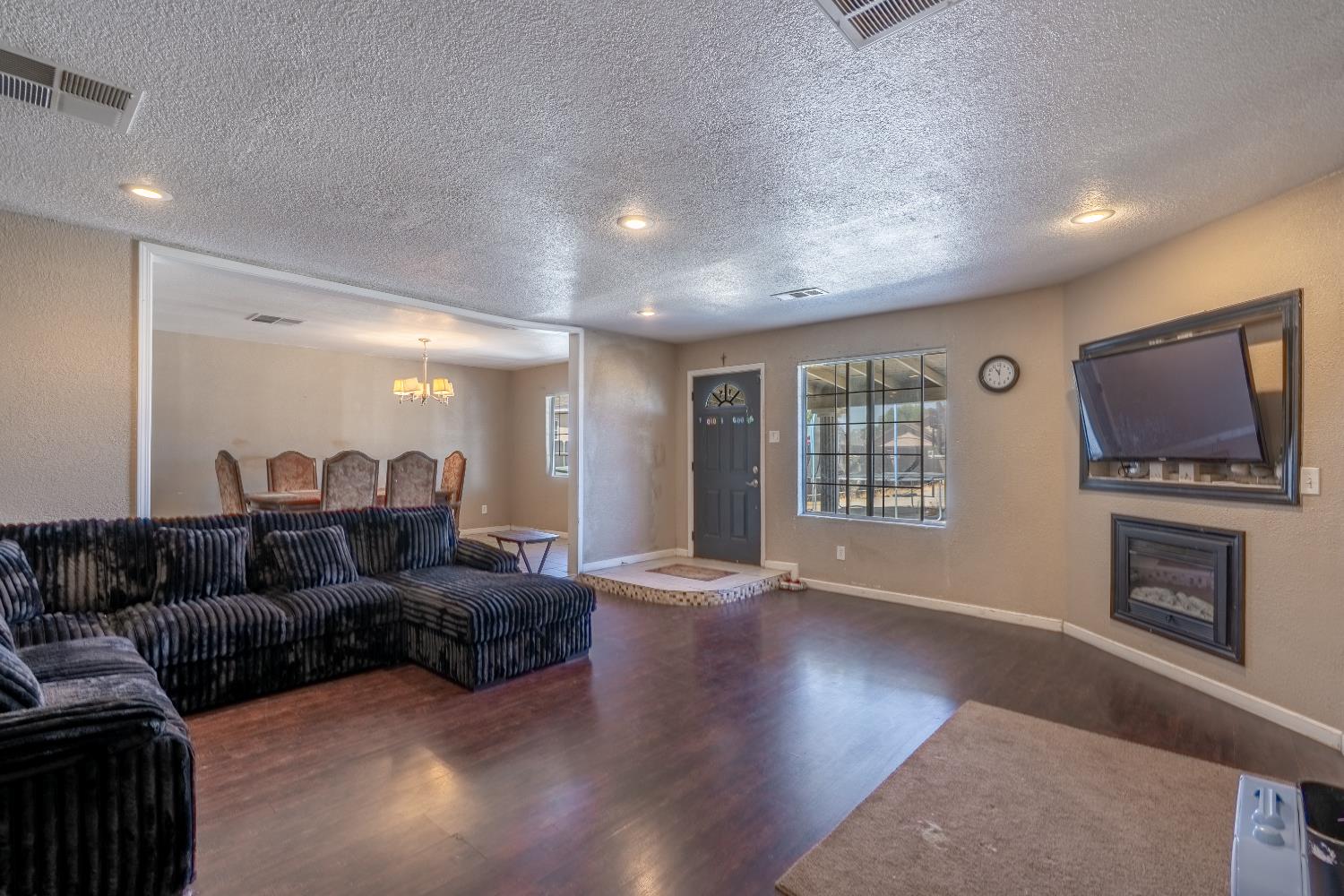 3600 Spruce Ave, Ceres, CA 95307