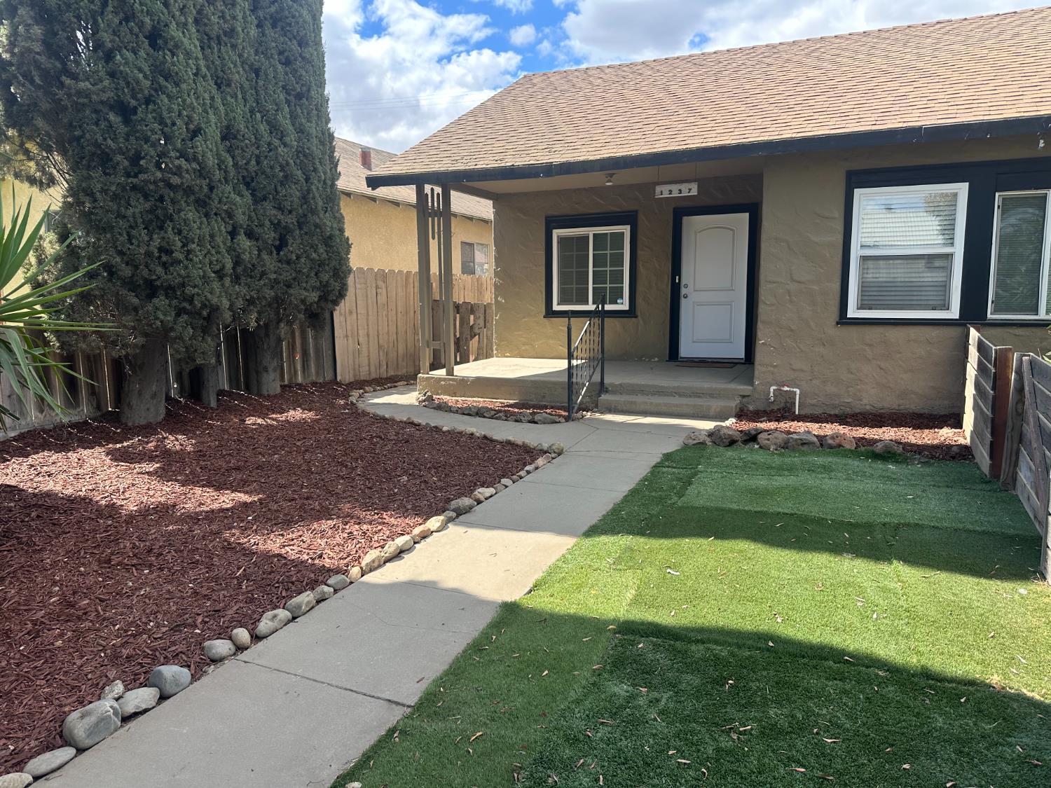 1235 N St, Newman, CA 95360