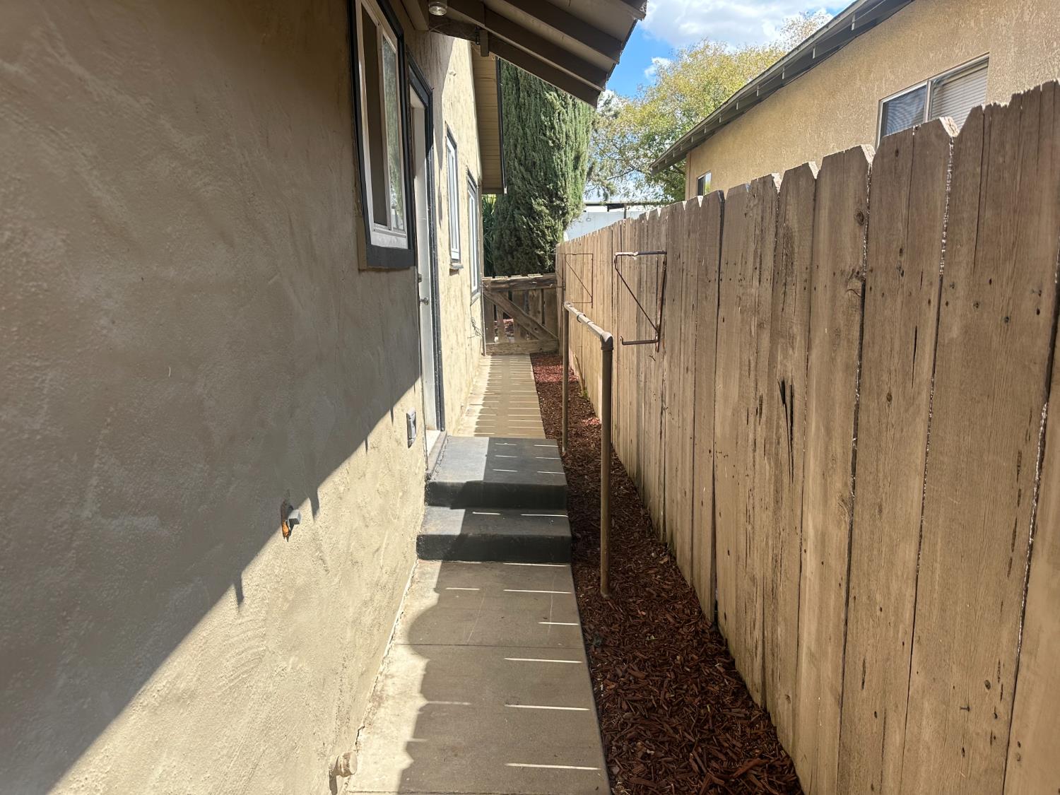 1235 N St, Newman, CA 95360