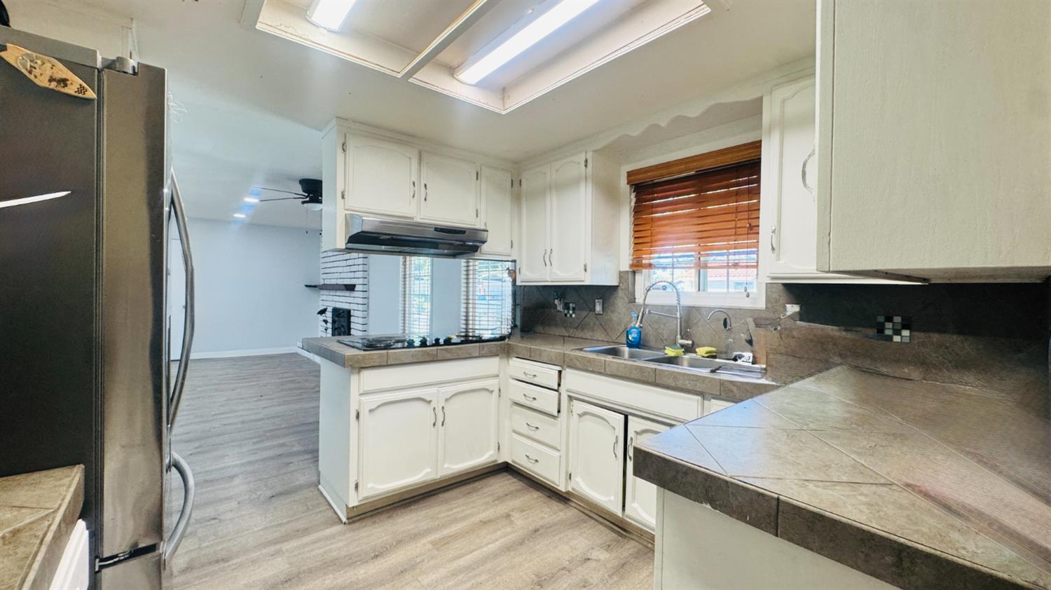 2504 Brandeis Way, Modesto, CA 95358