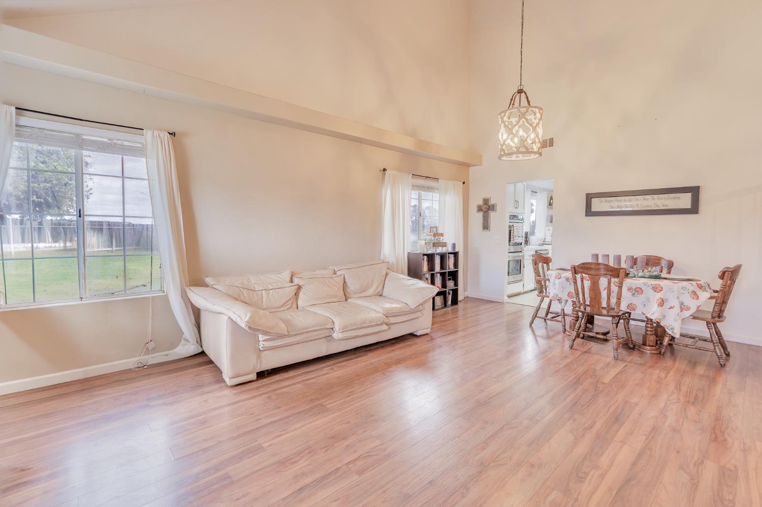 2149 McKinley Ct, Los Banos, CA 93635