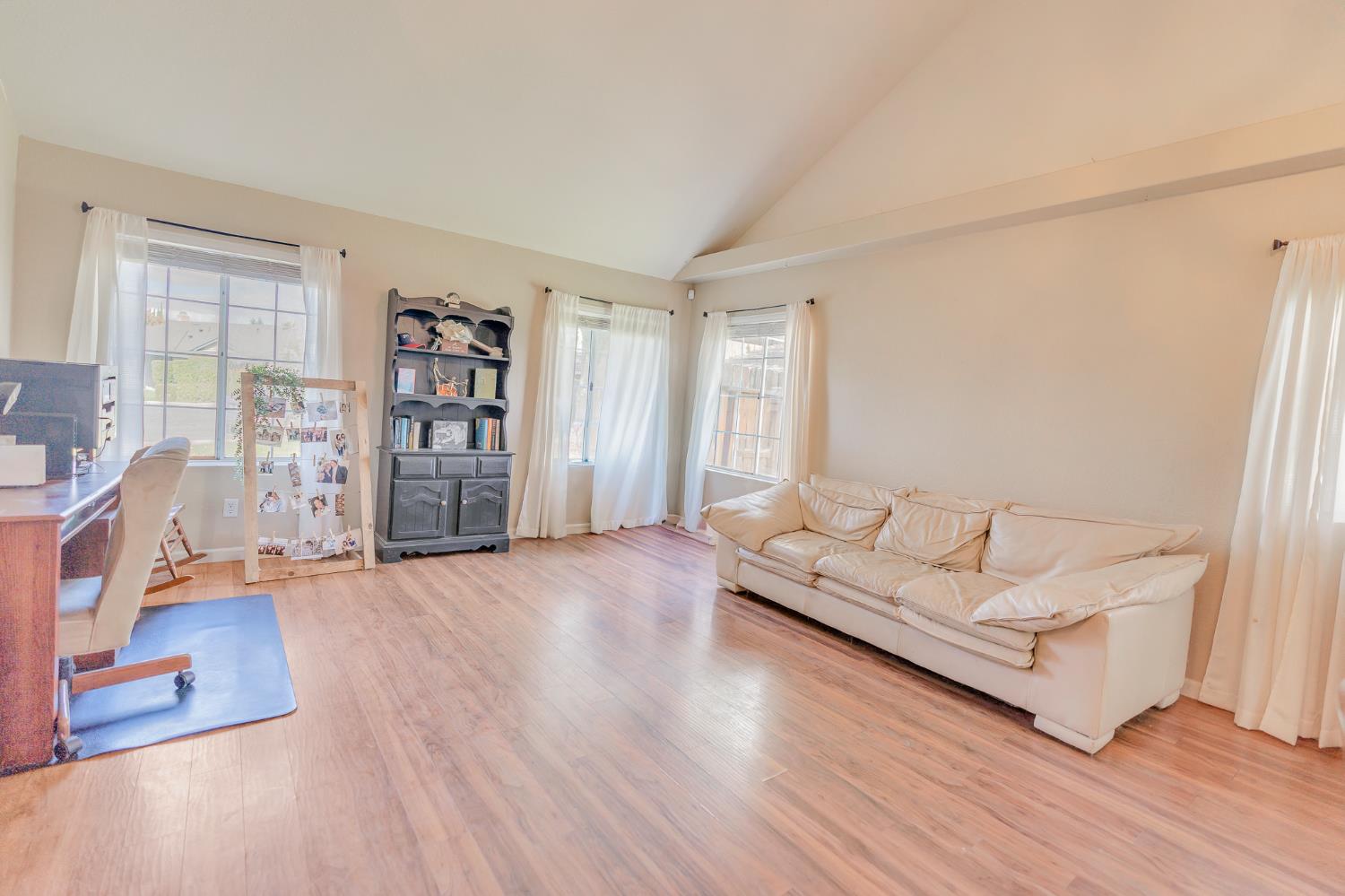 2149 McKinley Ct, Los Banos, CA 93635