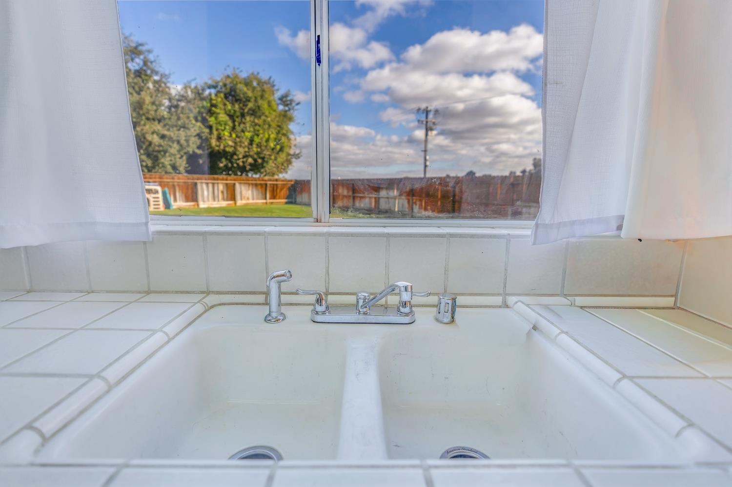 2149 McKinley Ct, Los Banos, CA 93635