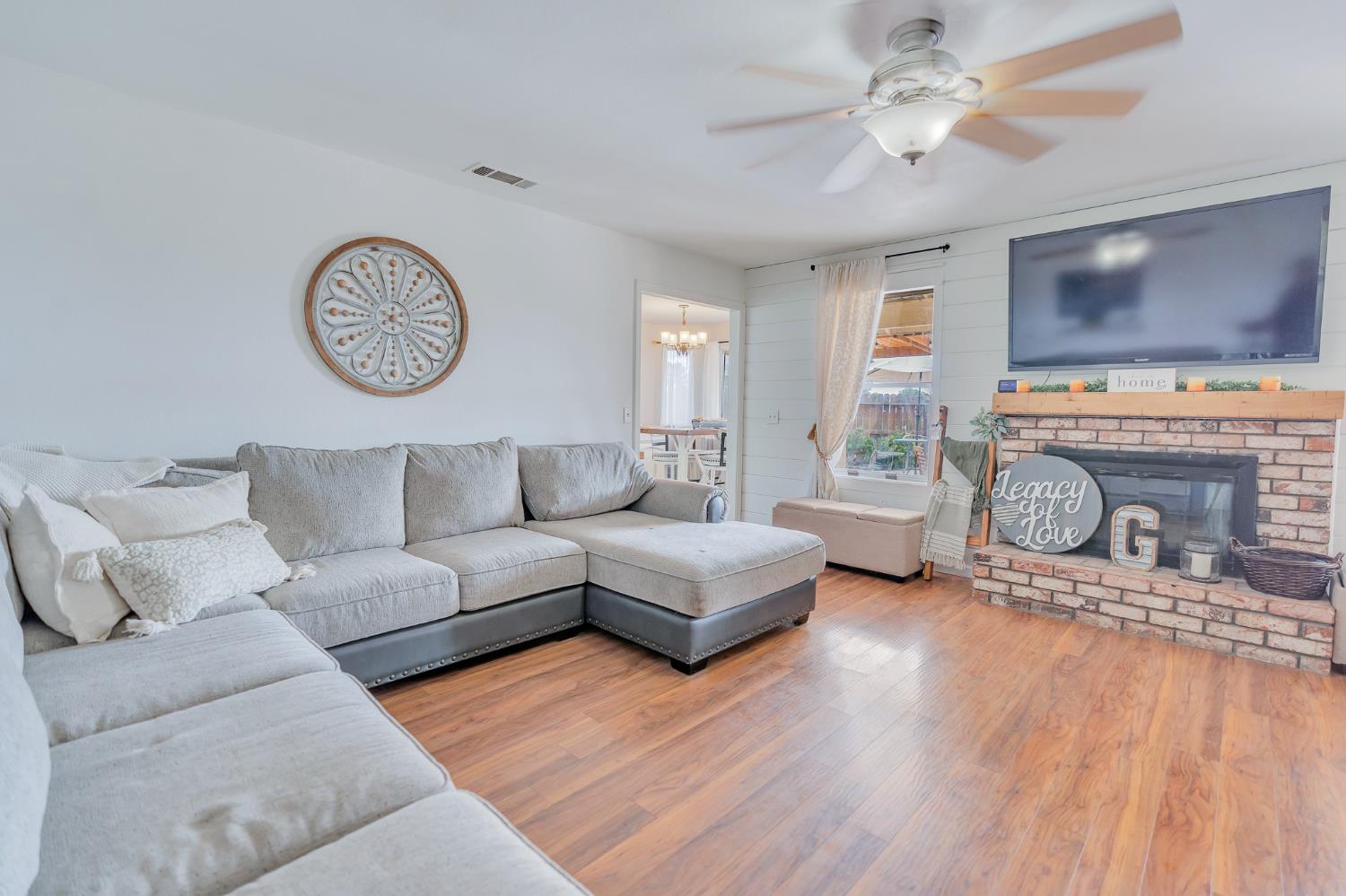 2149 McKinley Ct, Los Banos, CA 93635