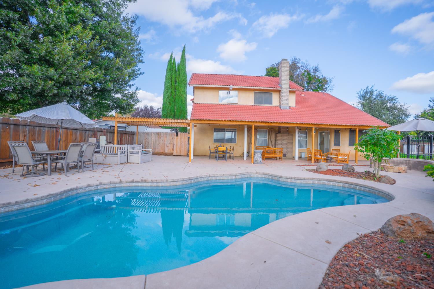 2149 McKinley Ct, Los Banos, CA 93635