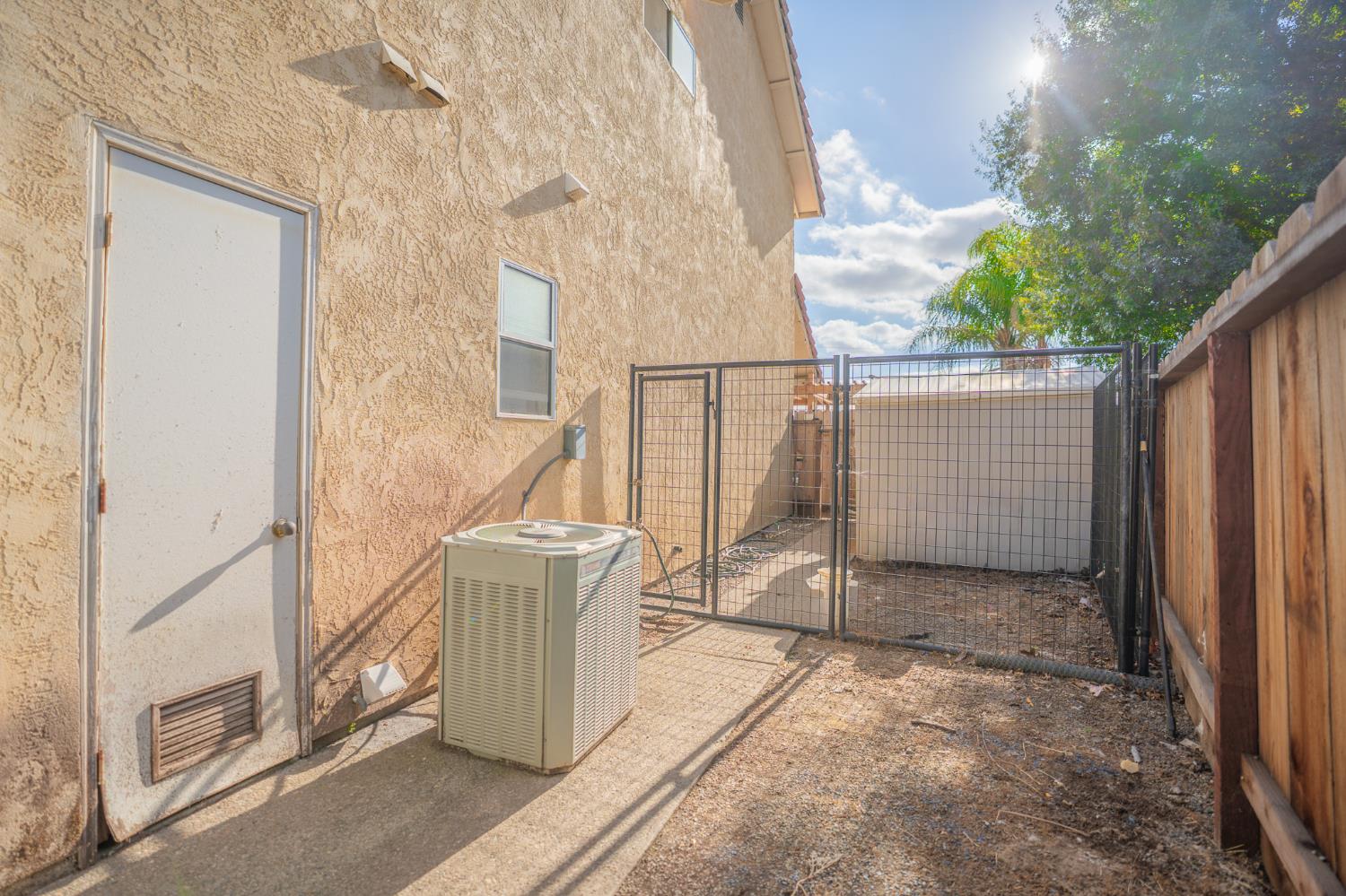 2149 McKinley Ct, Los Banos, CA 93635