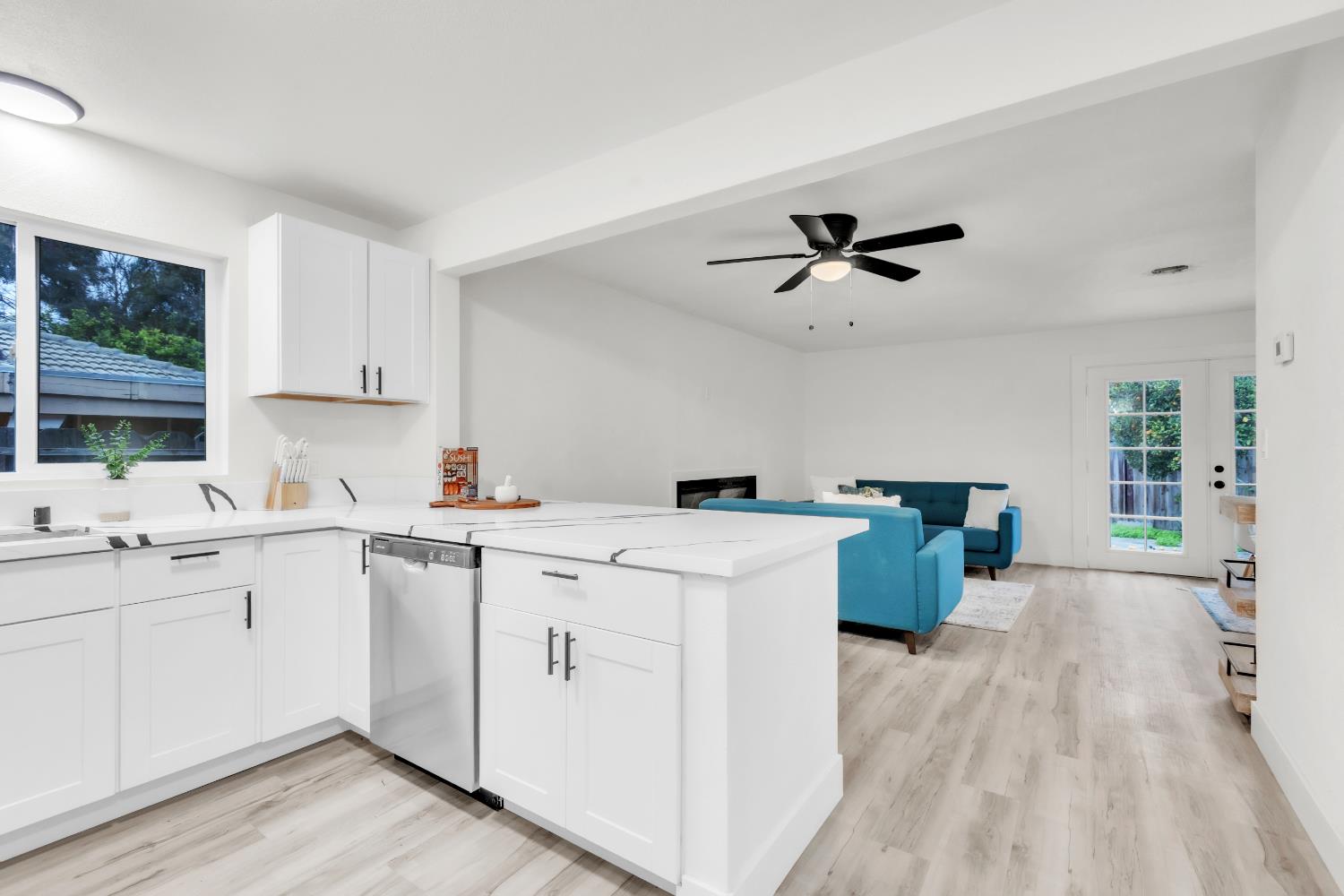 830 Flower St, Turlock, CA 95380