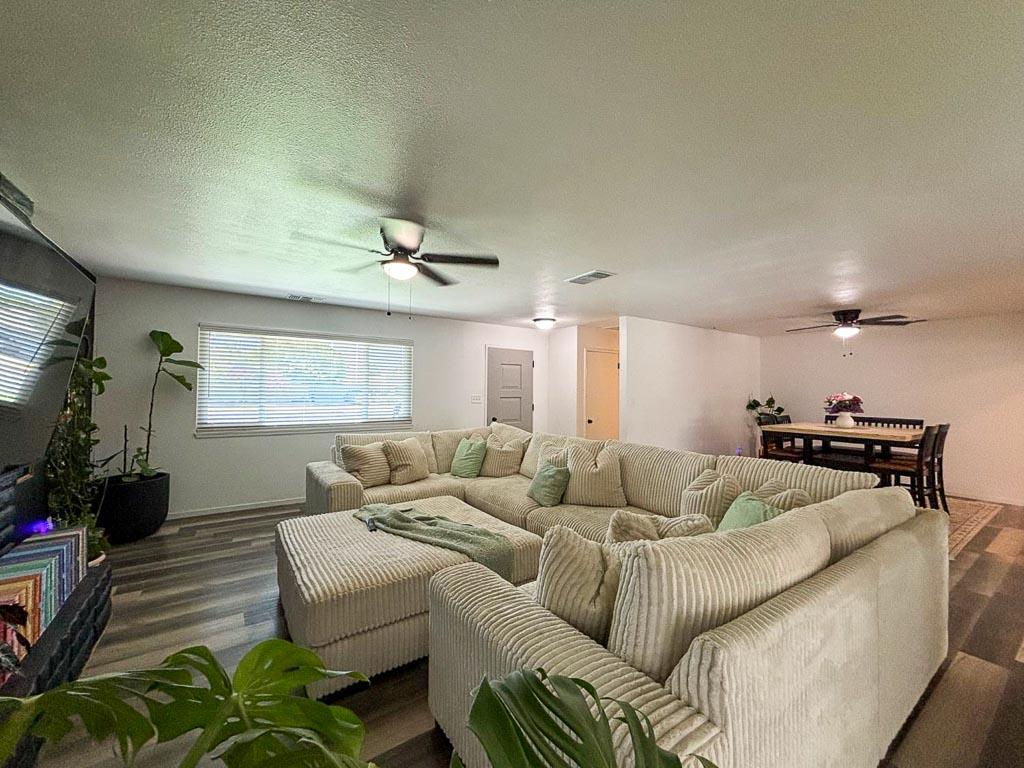 1237 De Cesari Ave, Madera, CA 93637